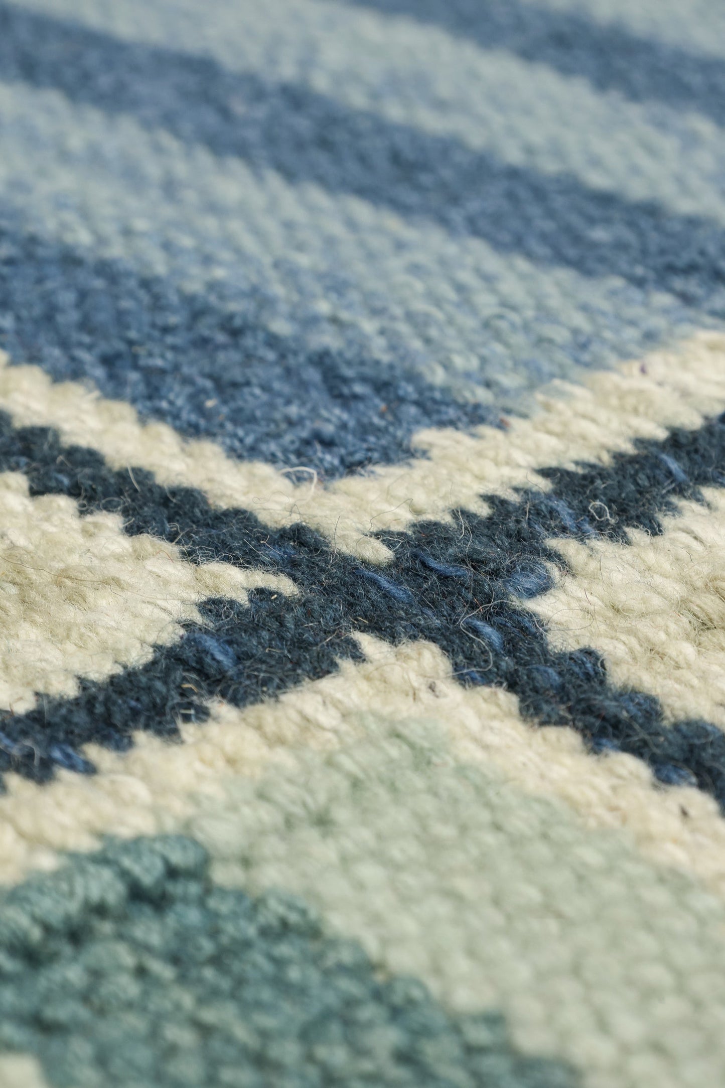 Scandinavian Handwoven Contemporary Rug, J81285