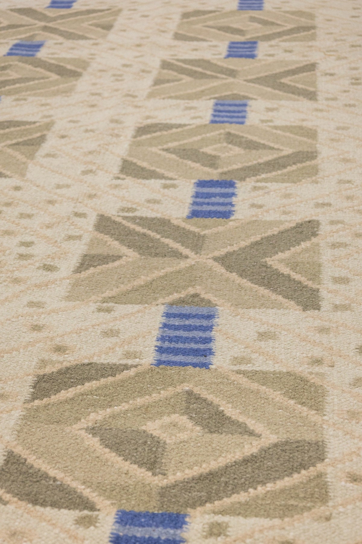 Scandinavian Handwoven Contemporary Rug, J89759