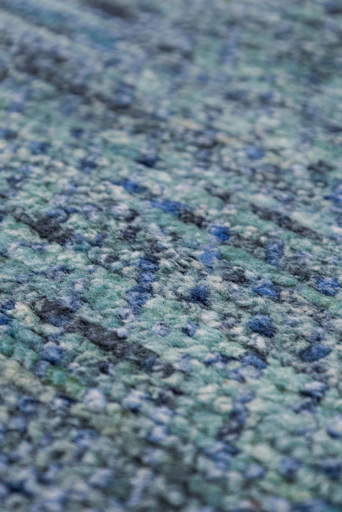 Seaglass Handwoven Contemporary Rug, J89842