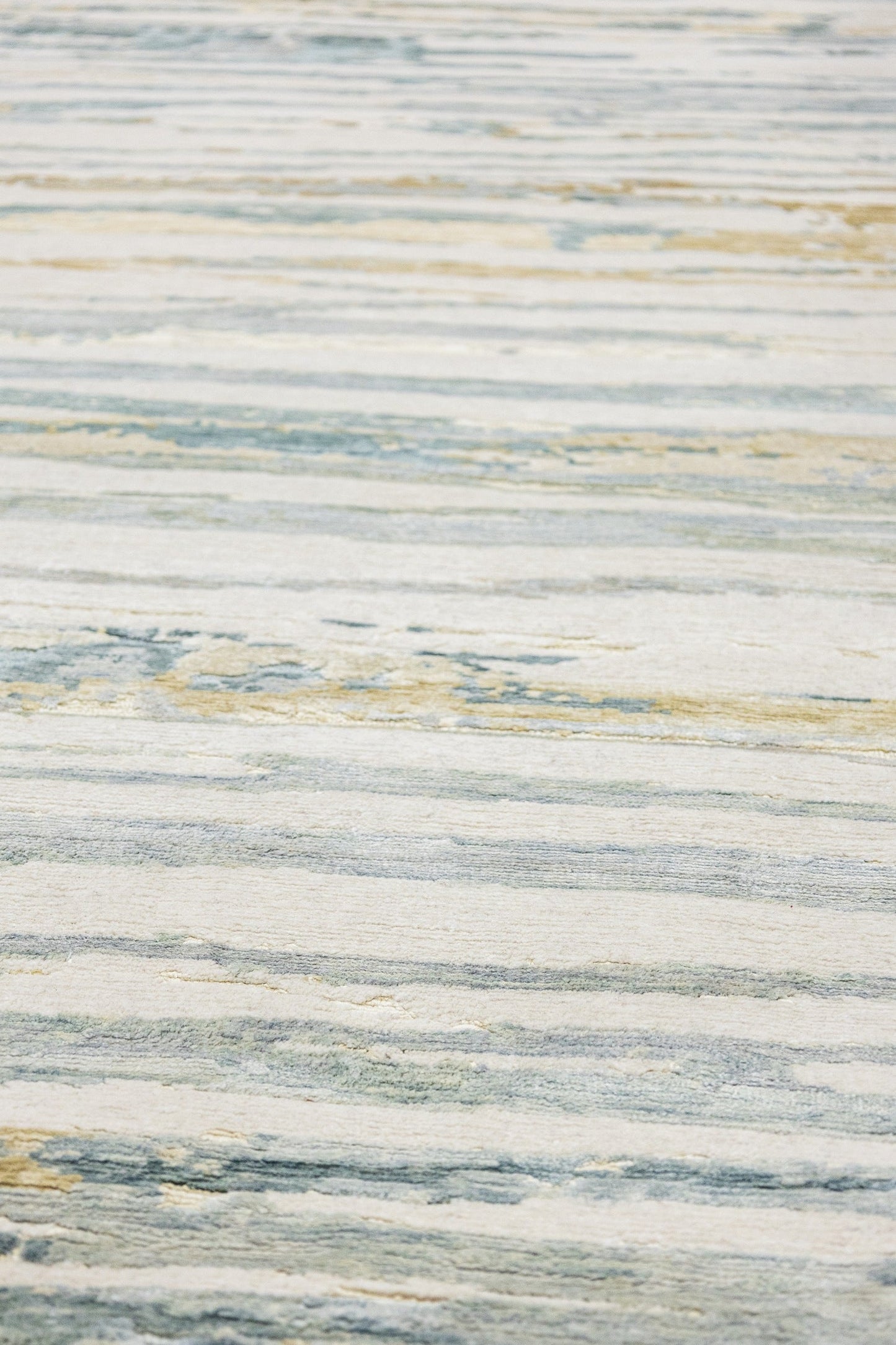 Silk Skyline Handwoven Contemporary Rug, J88519