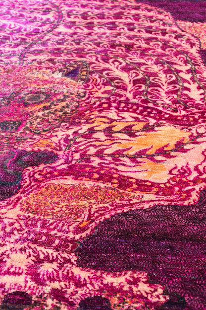 Snow Lion Handwoven Contemporary Rug, J80559