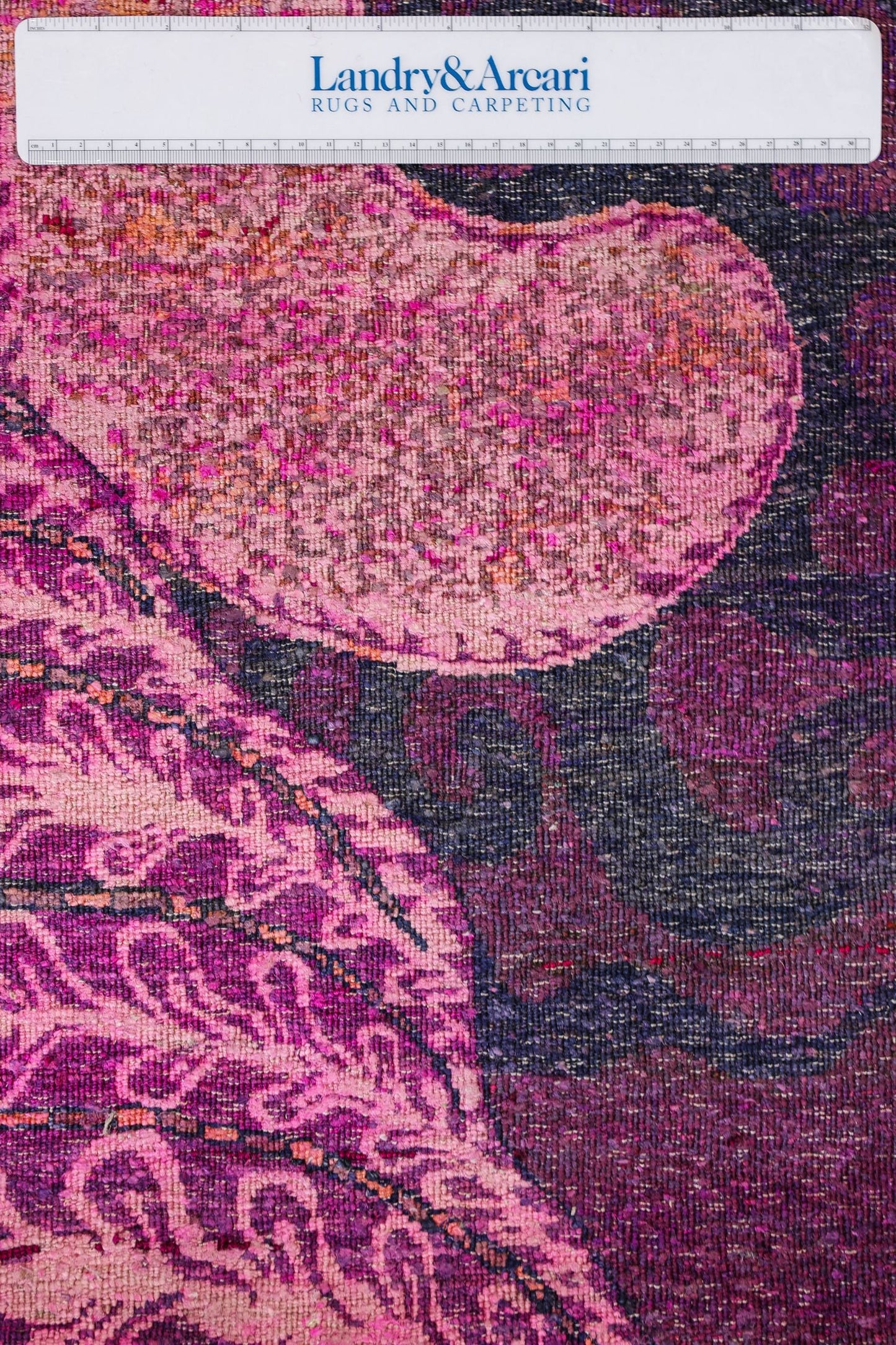 Snow Lion Handwoven Contemporary Rug, J80559