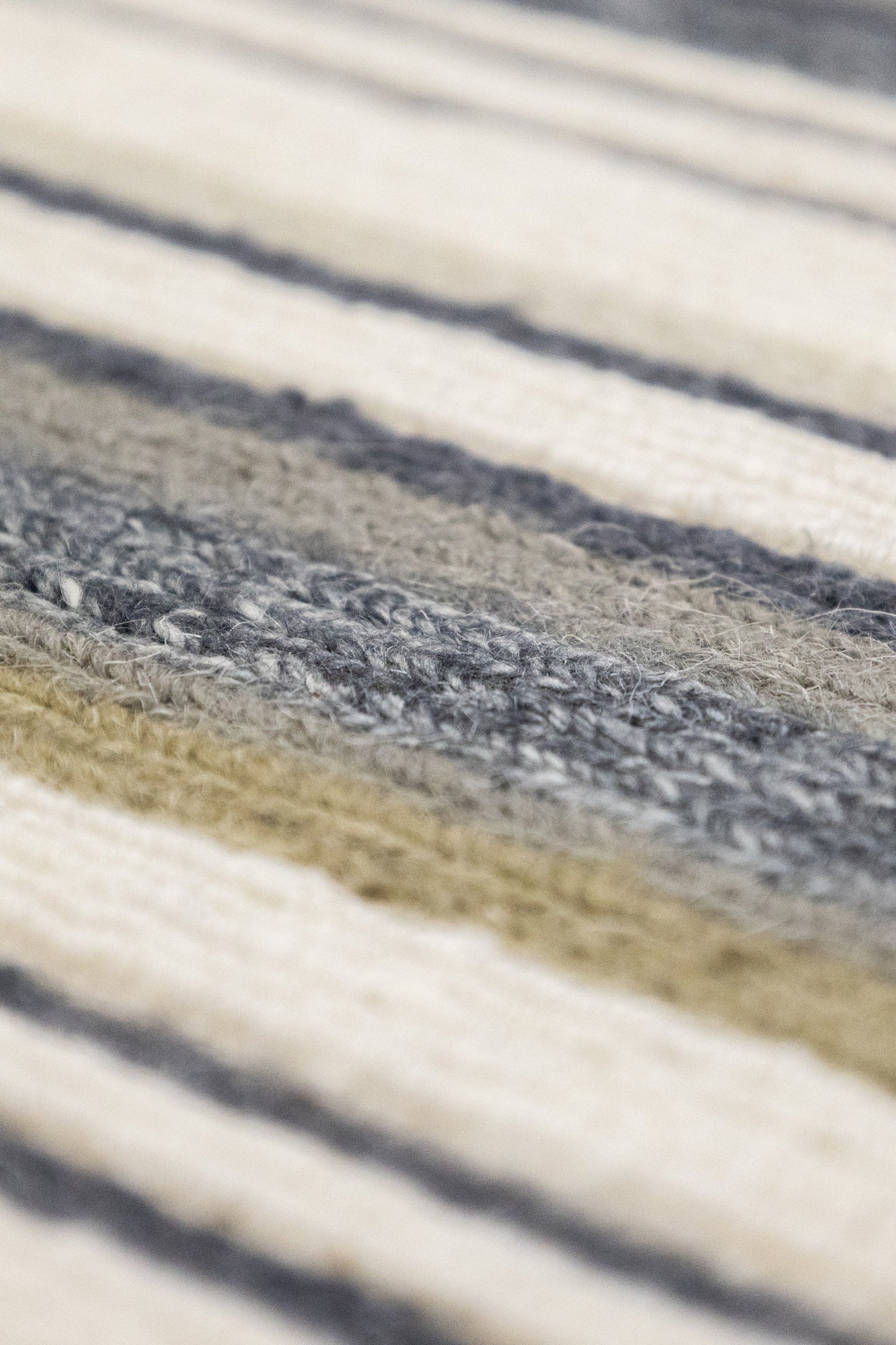 Stripe Soumak Handwoven Contemporary Rug, J88489
