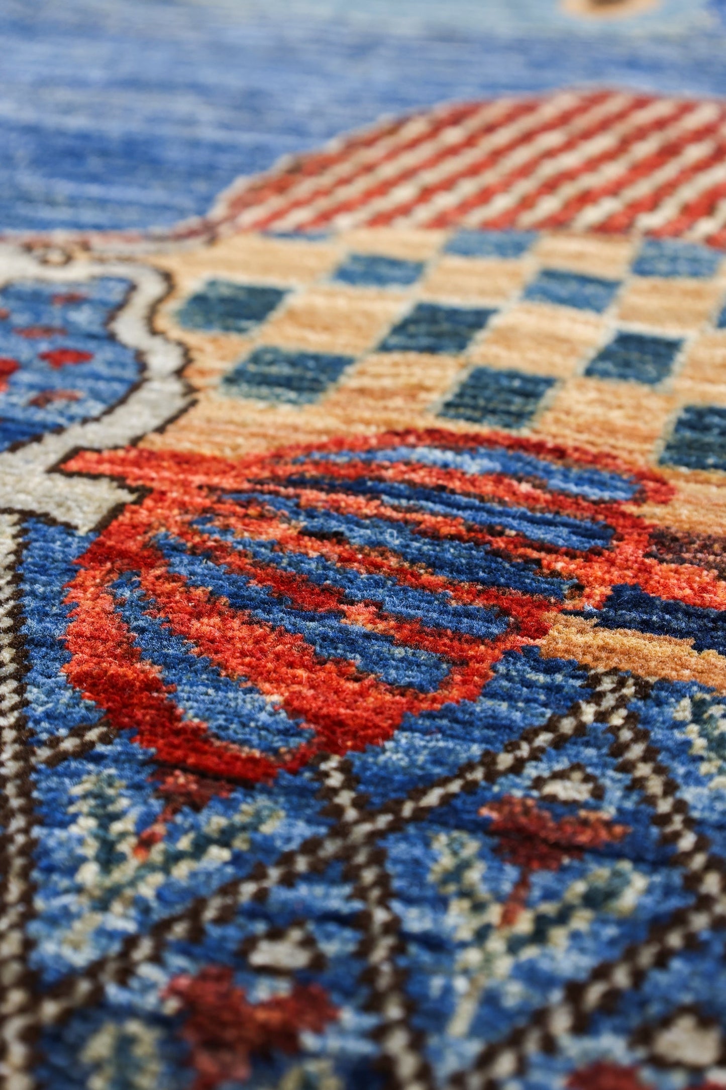 Three Fish Handwoven Contemporary Rug, J80299