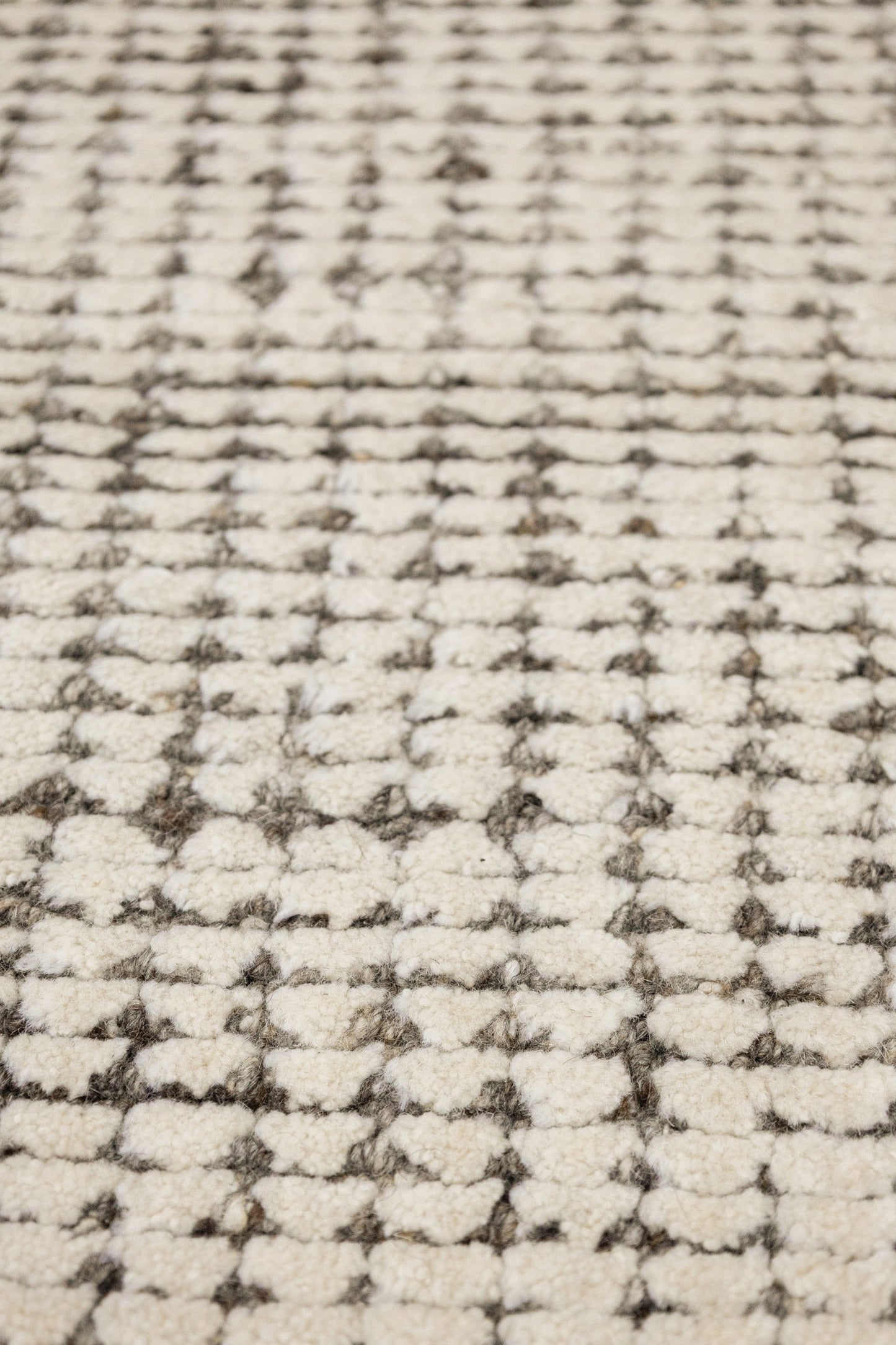 Tundra Grid Handwoven Contemporary Rug