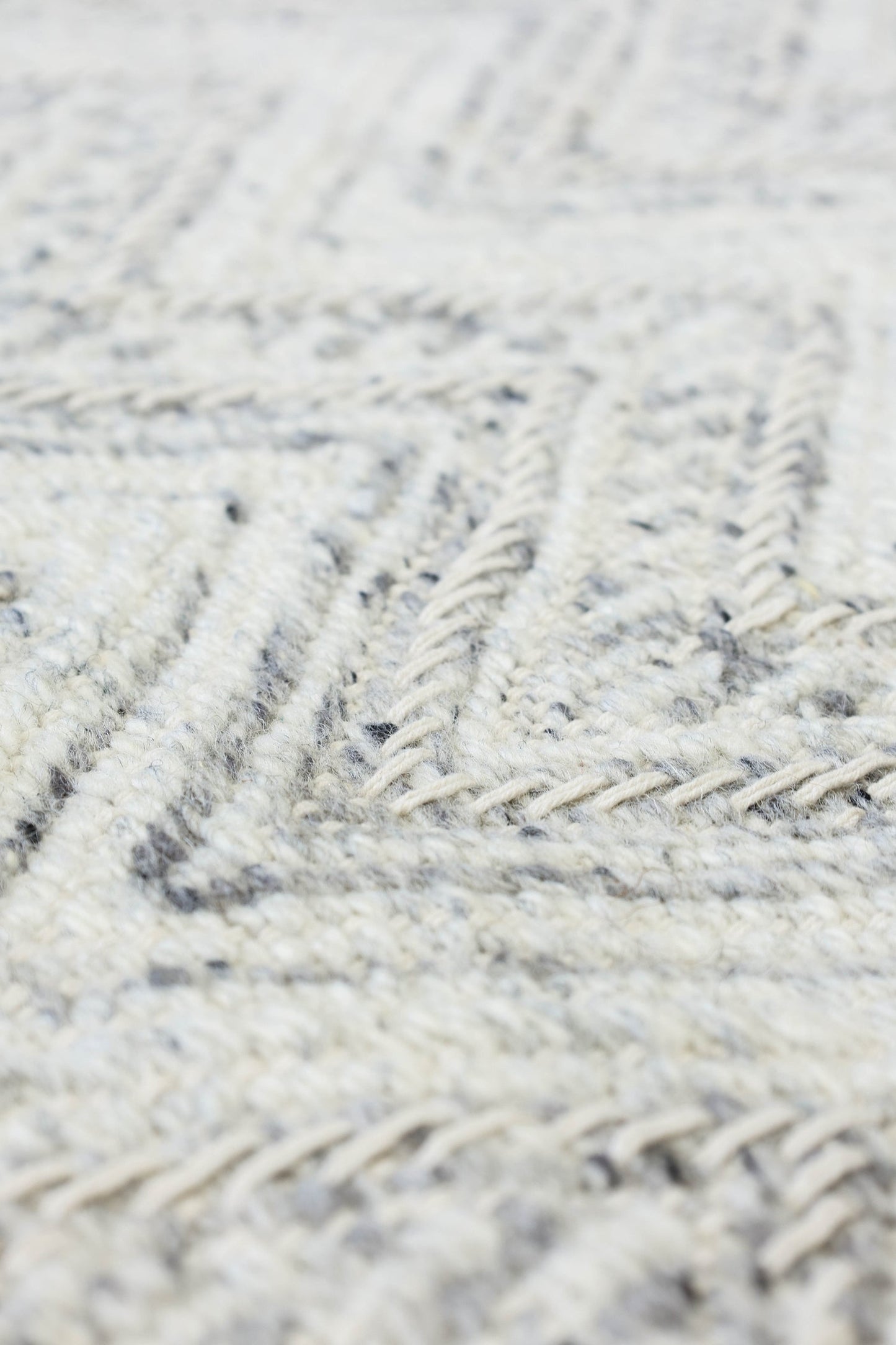 Wavecrest Handwoven Contemporary Rug, J78640