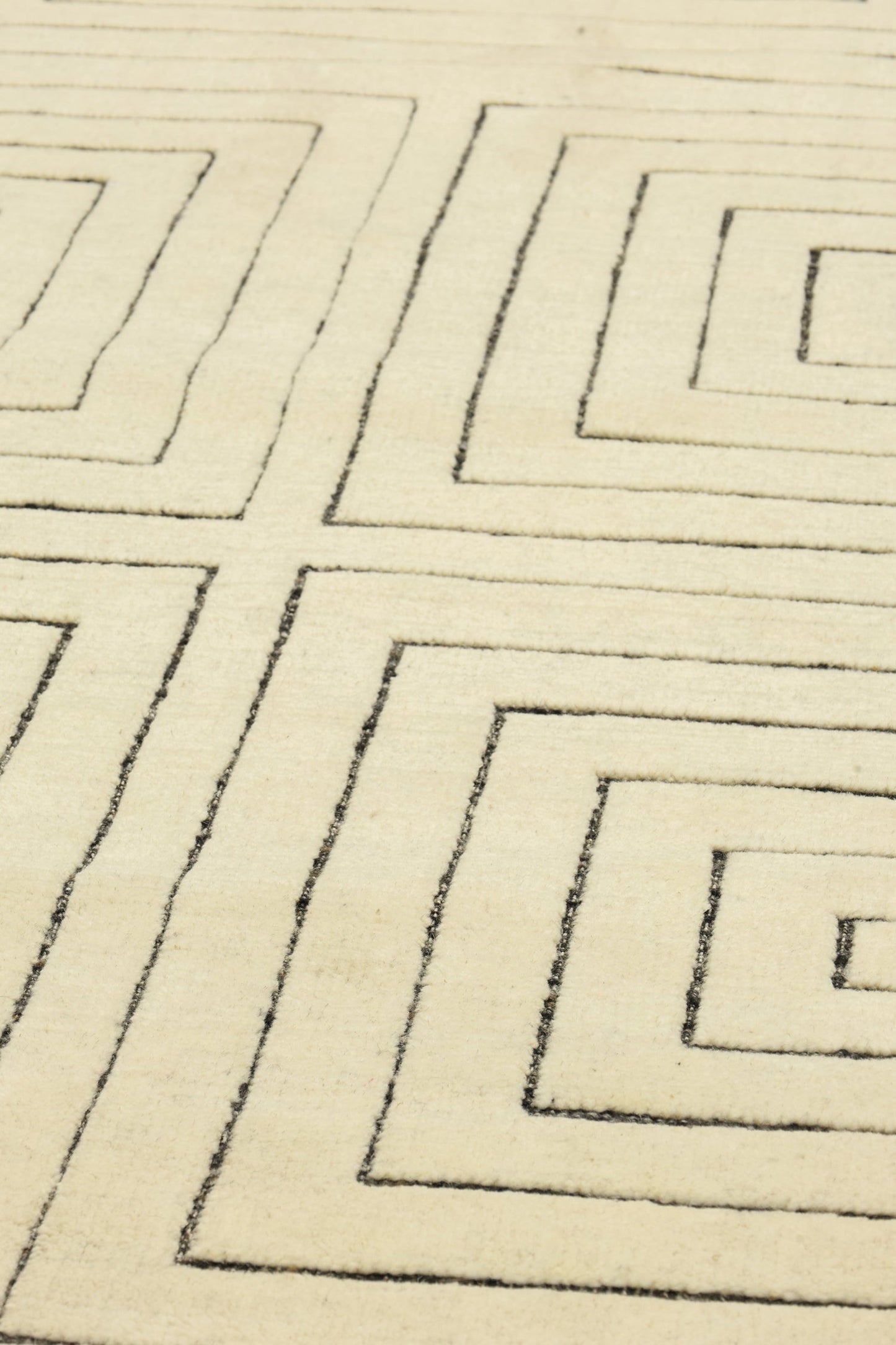 Ziggurat Handwoven Contemporary Rug, J80876