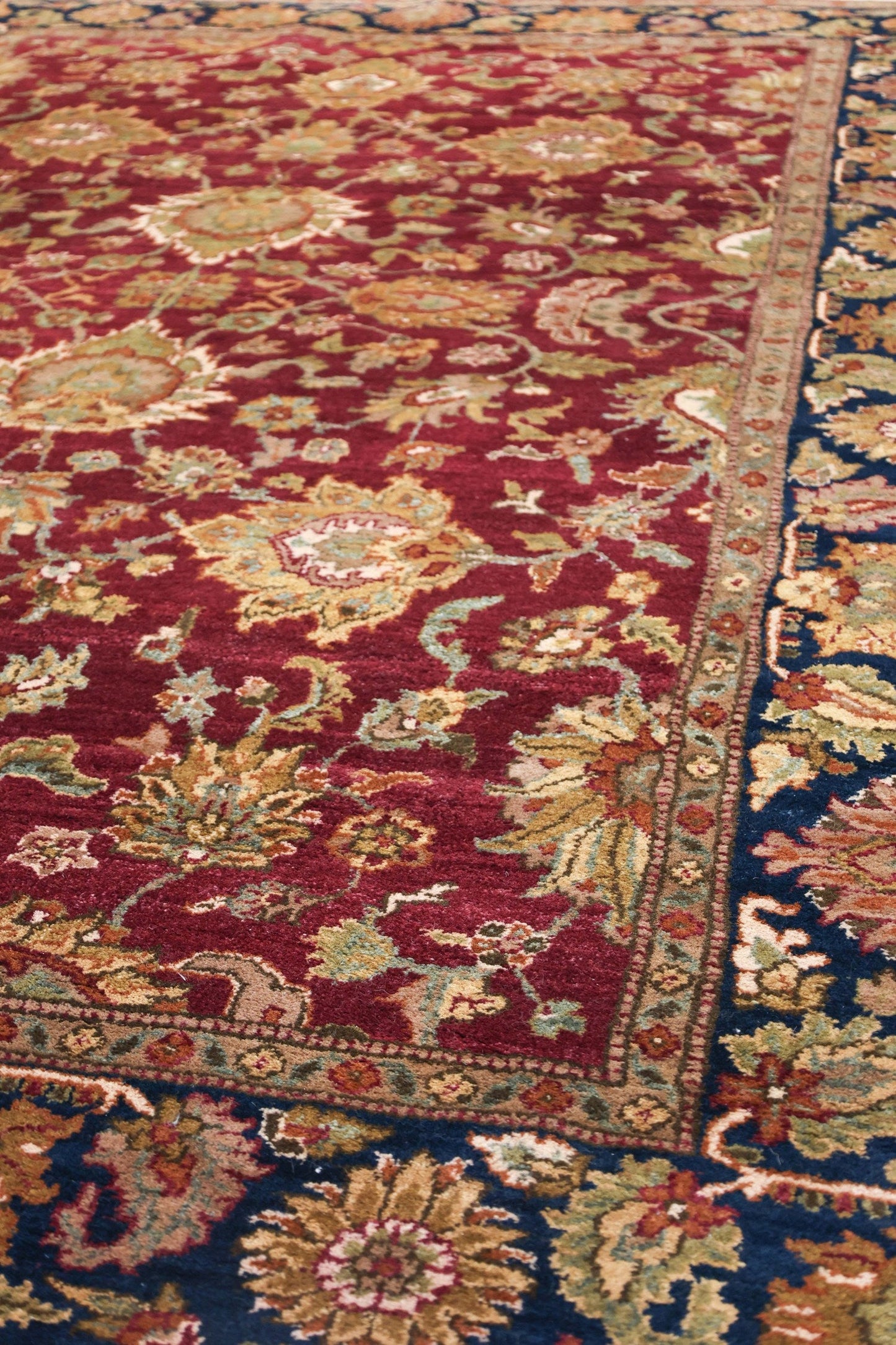 Agra Handwoven Traditional Rug, 80770