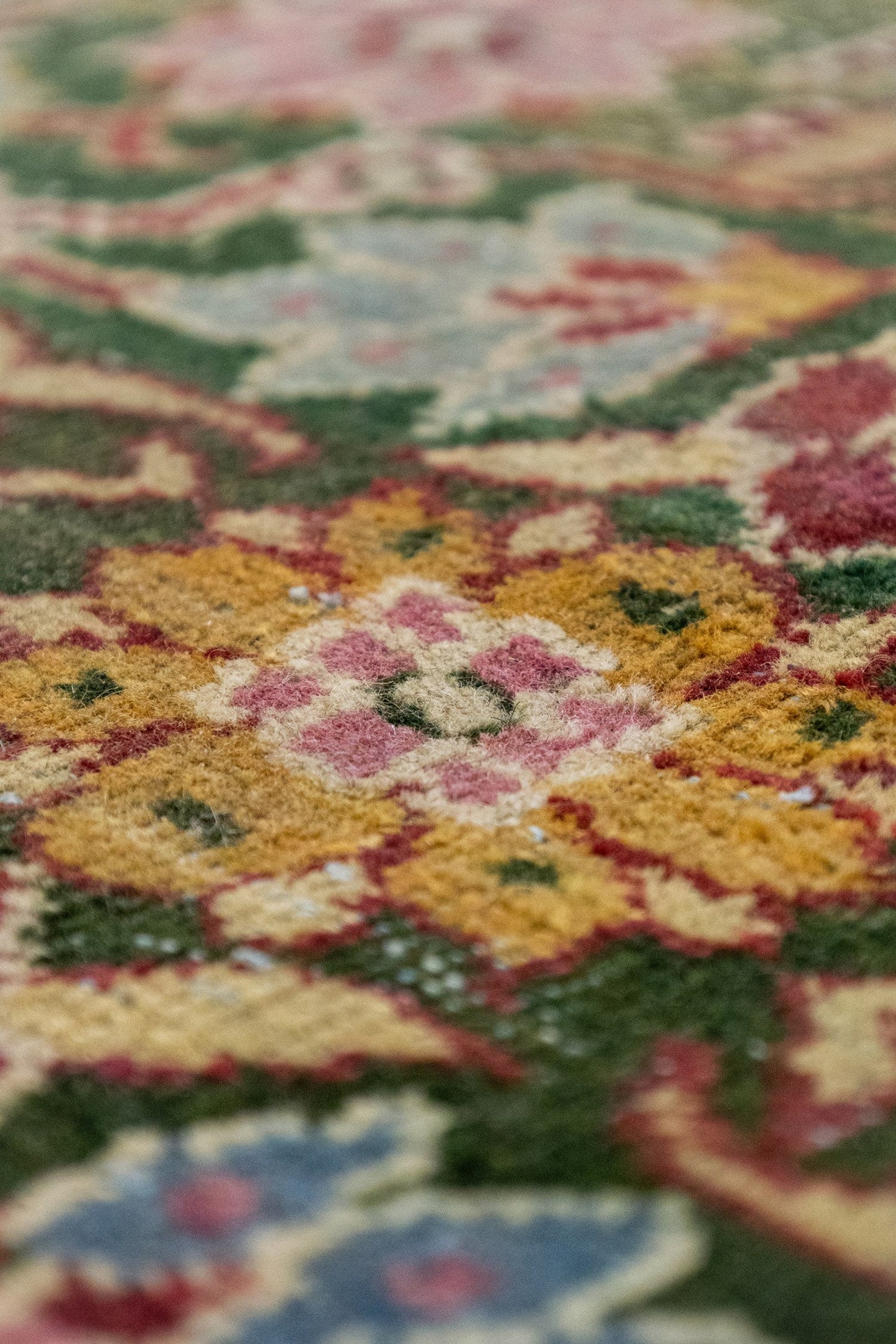 Vintage Agra Handwoven Traditional Rug, J87208