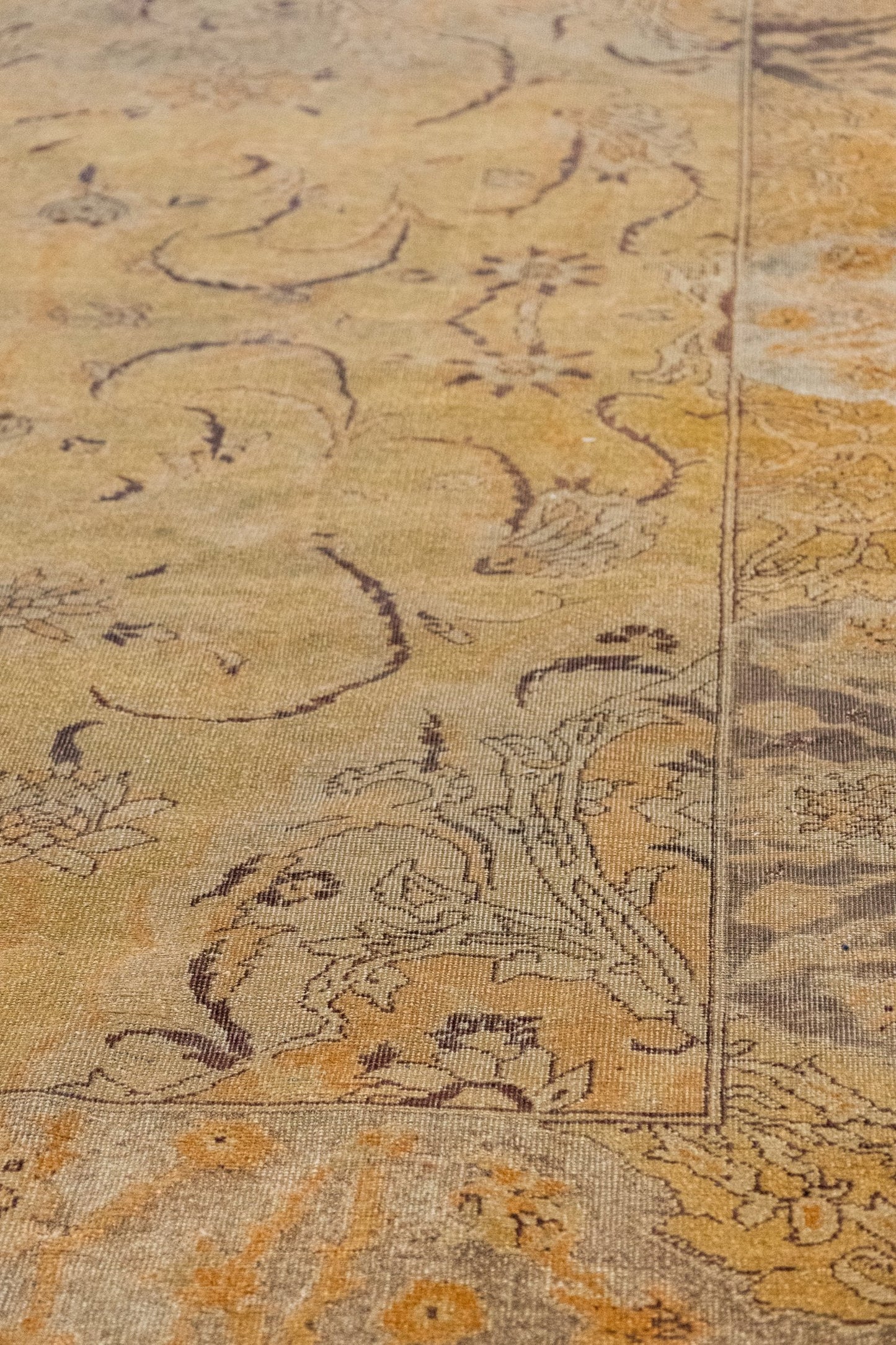 Vintage Agra Handwoven Traditional Rug, J88043