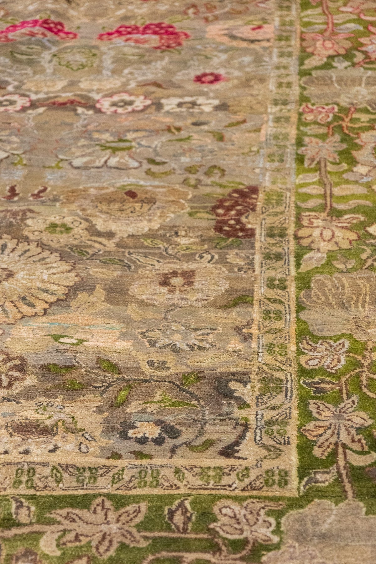 Agra Handwoven Traditional Rug, J88450