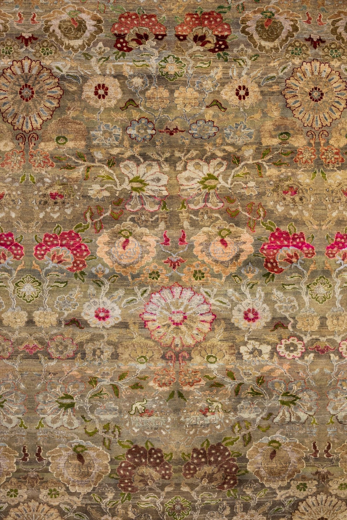 Agra Handwoven Traditional Rug, J88450