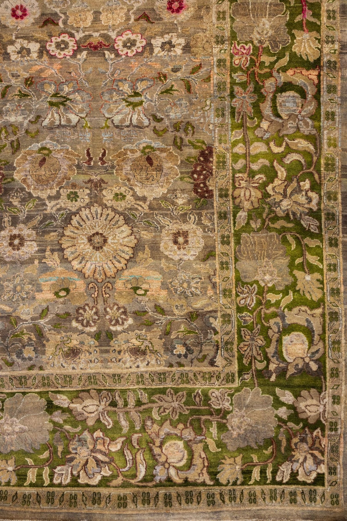 Agra Handwoven Traditional Rug, J88450