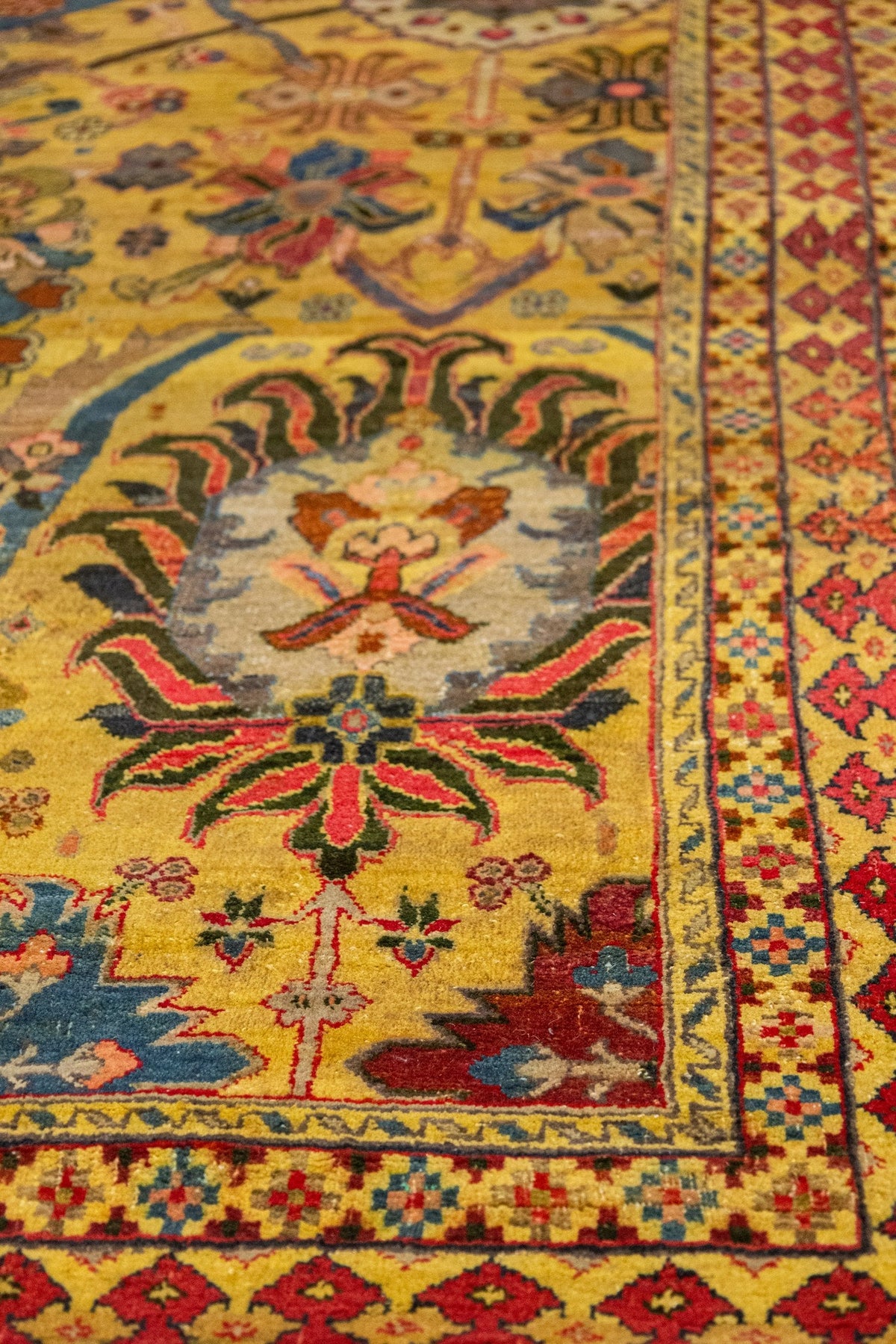 Agra Handwoven Traditional Rug, J88455