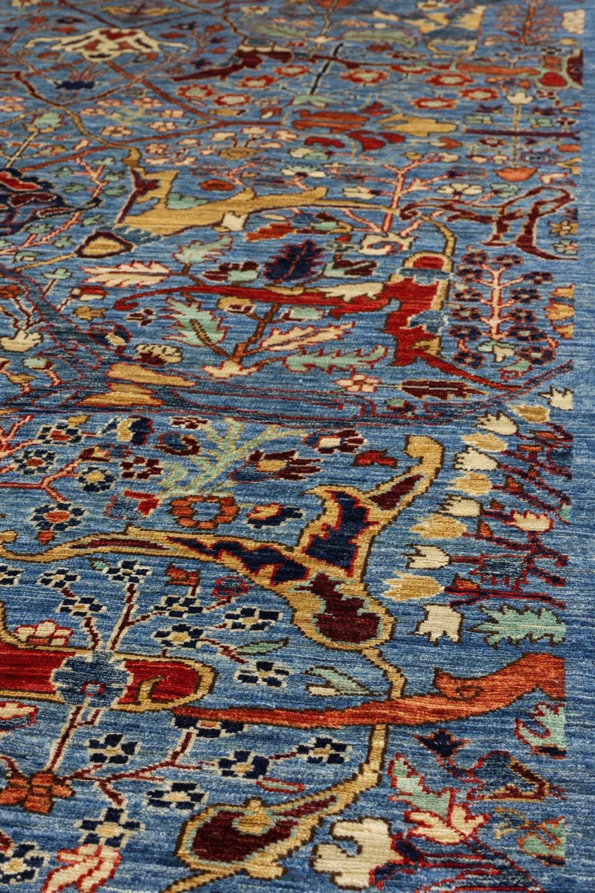 Arabesque Handwoven Traditional Rug, J81085