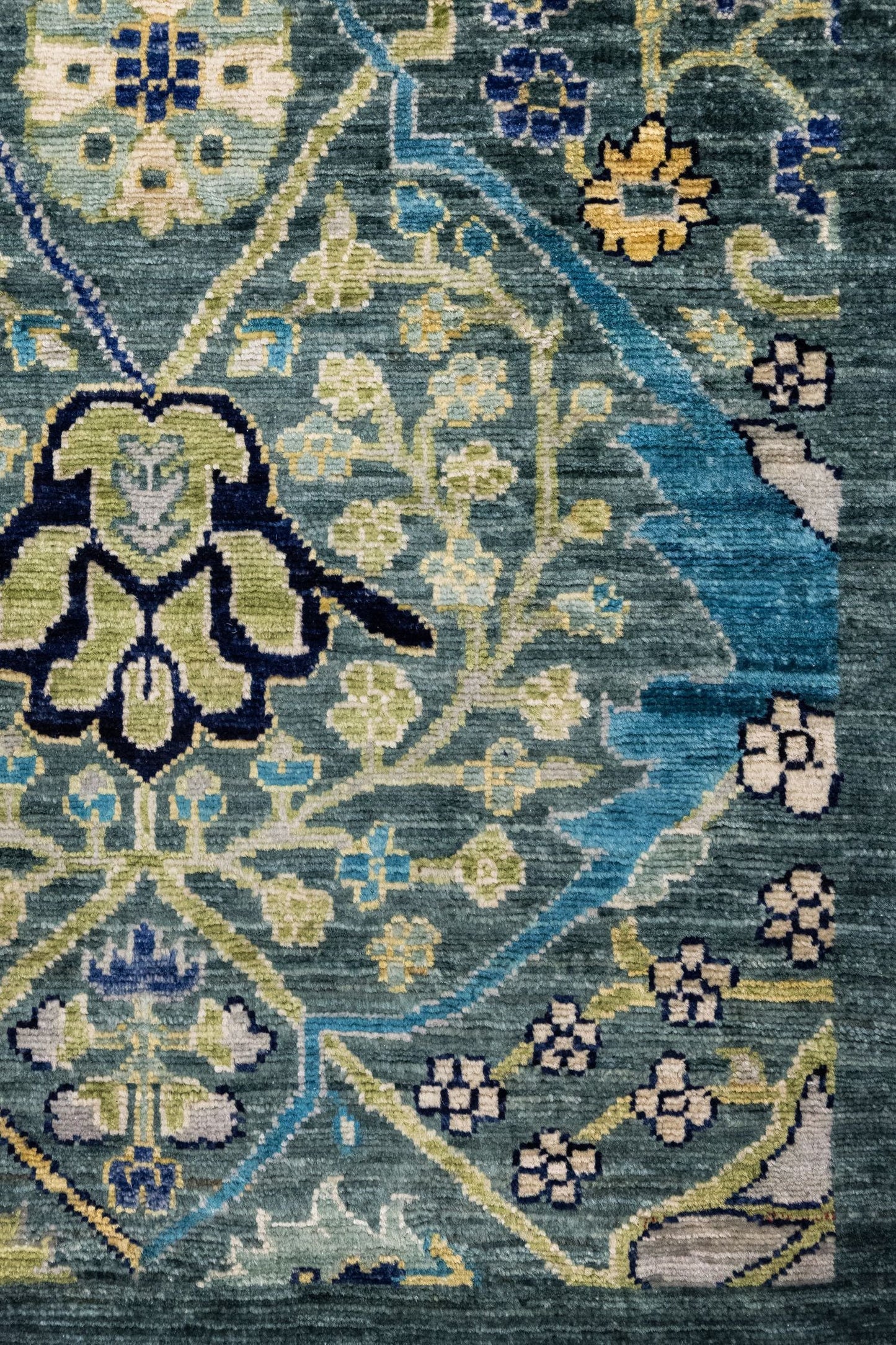 Arabesque Handwoven Traditional Rug, J86014