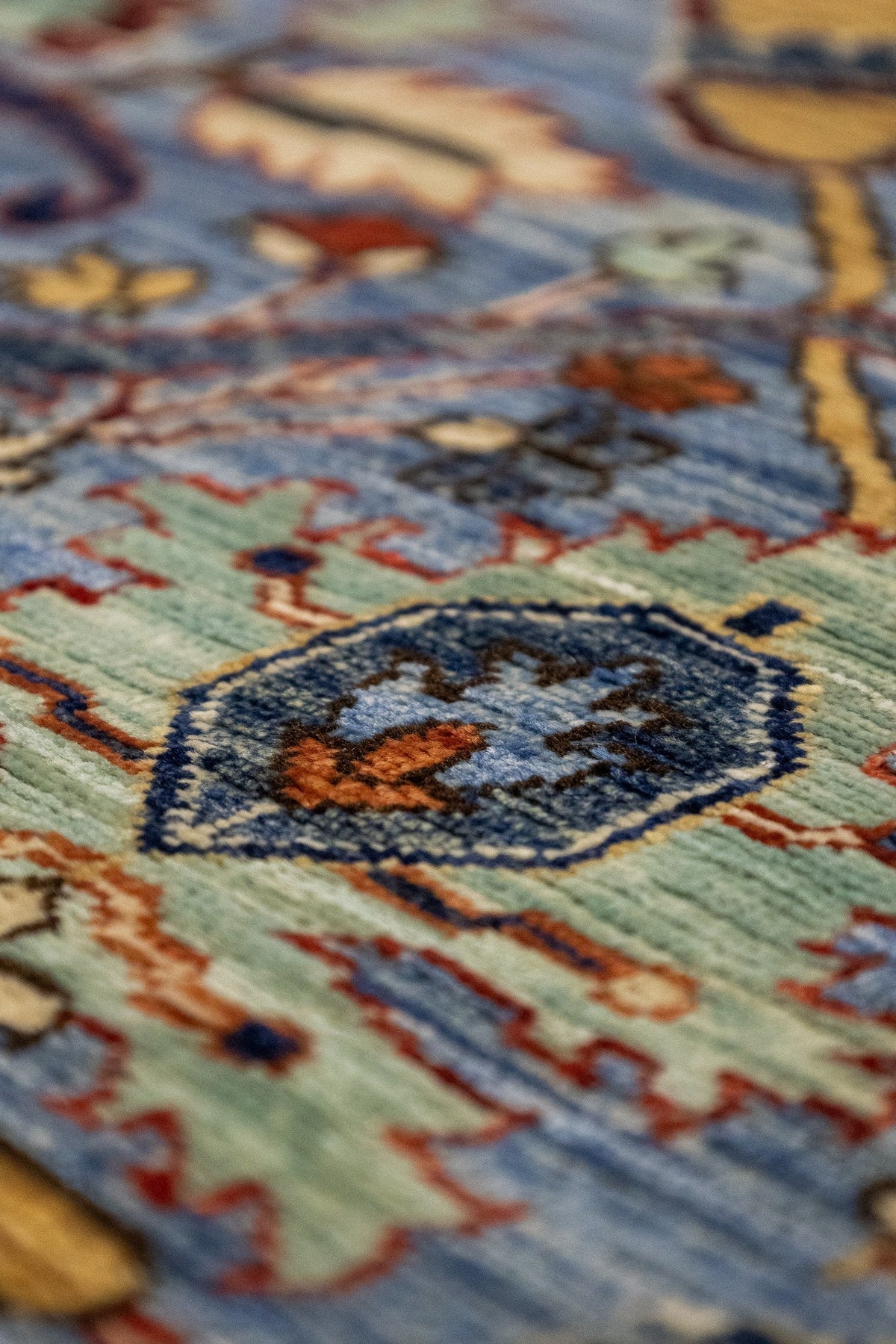 Arabesque Handwoven Traditional Rug, J86054