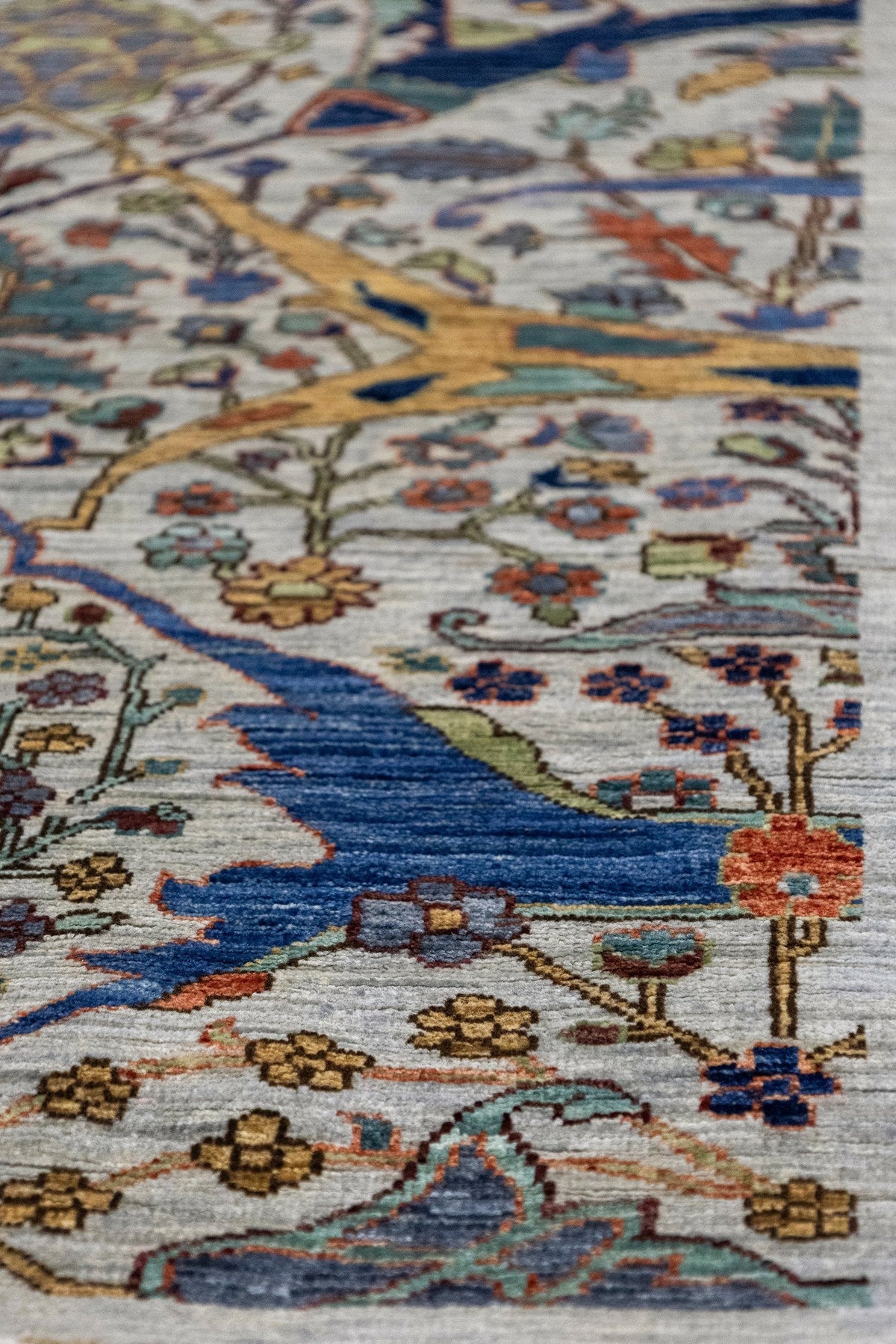 Arabesque Handwoven Traditional Rug, J86055