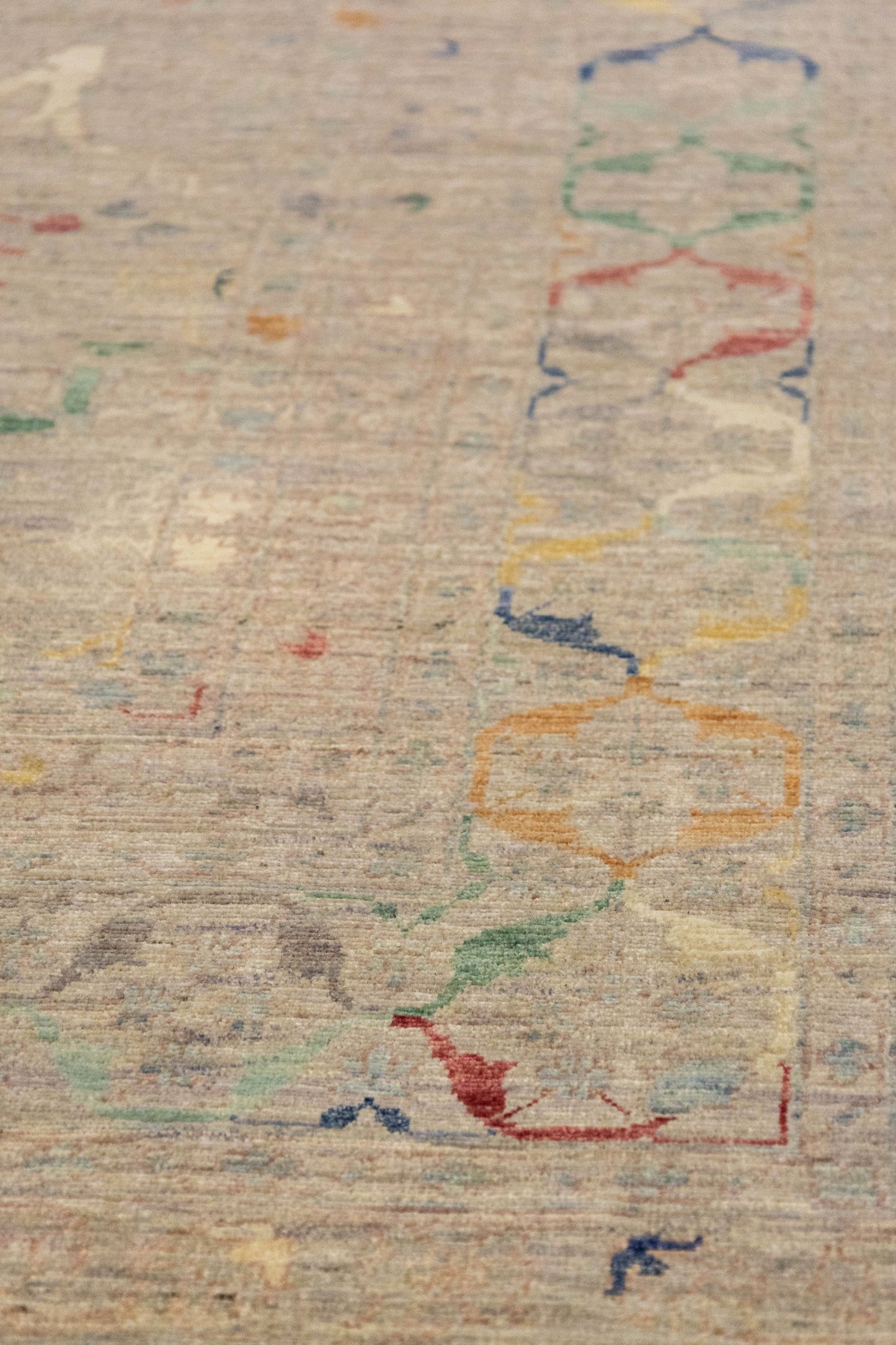 Arabesque Handwoven Traditional Rug, J87749