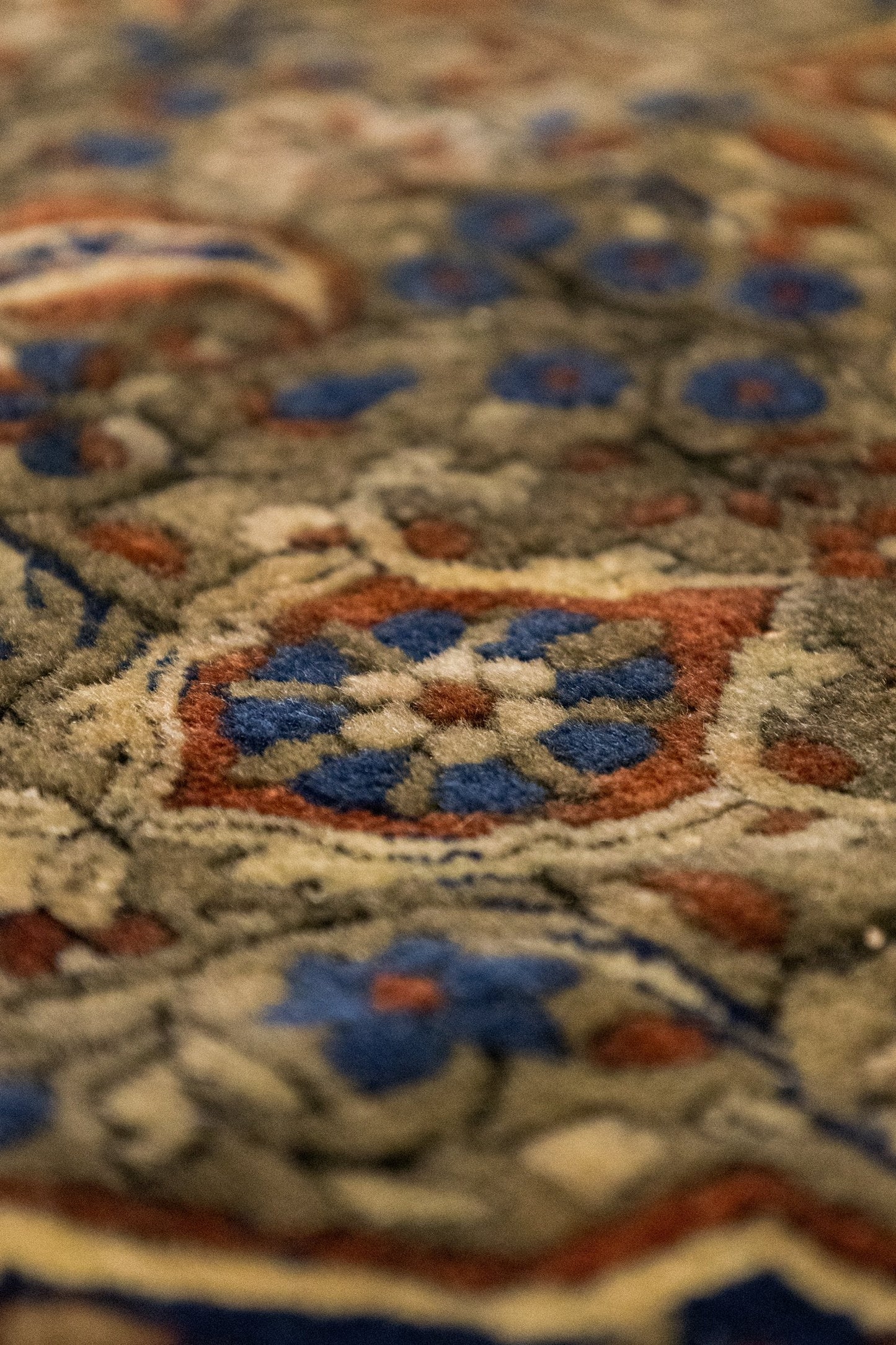 Antique Atashogoli Kashan Handwoven Traditional Rug, J88686
