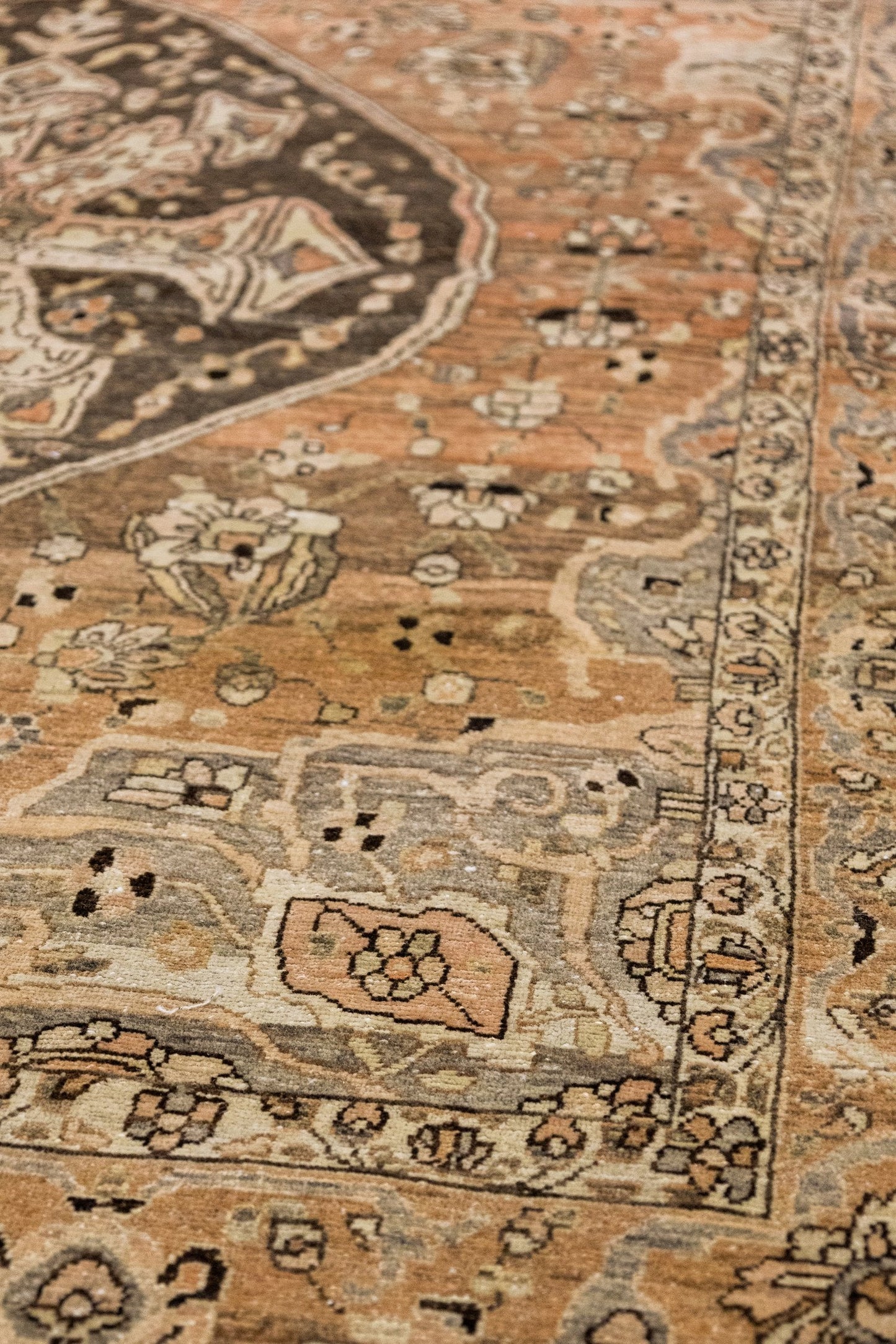 Vintage Bakhtiari Handwoven Traditional Rug, J86469