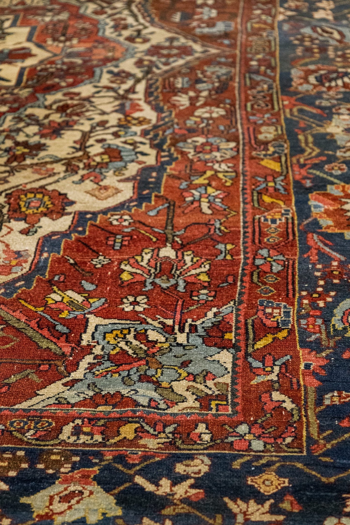 Antique Bakhtiari Handwoven Traditional Rug, J87238