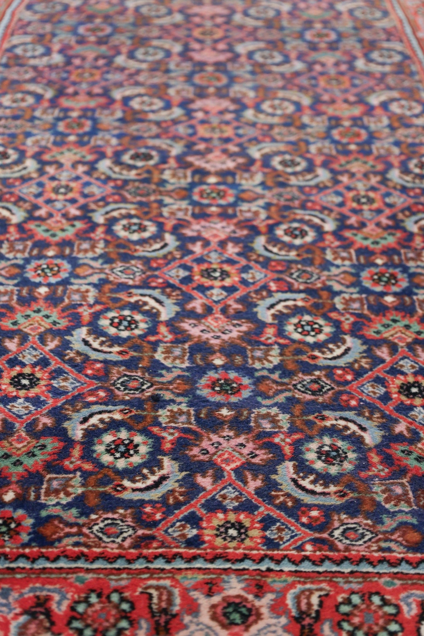 Vintage Bijar Handwoven Traditional Rug, 80393