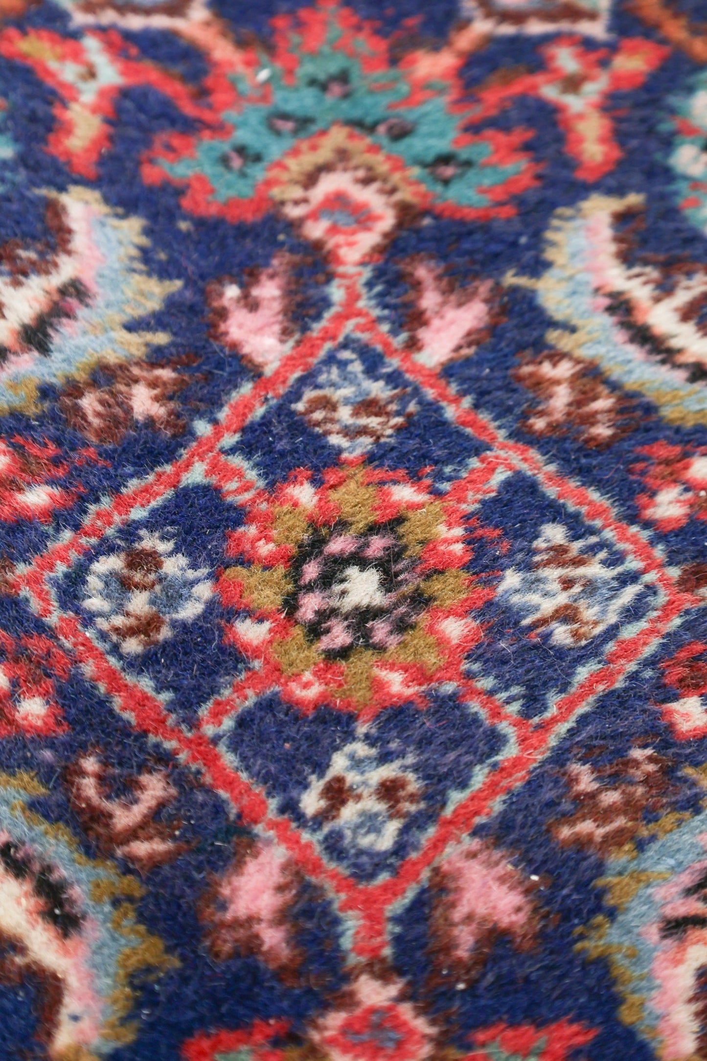 Vintage Bijar Handwoven Traditional Rug, 80393