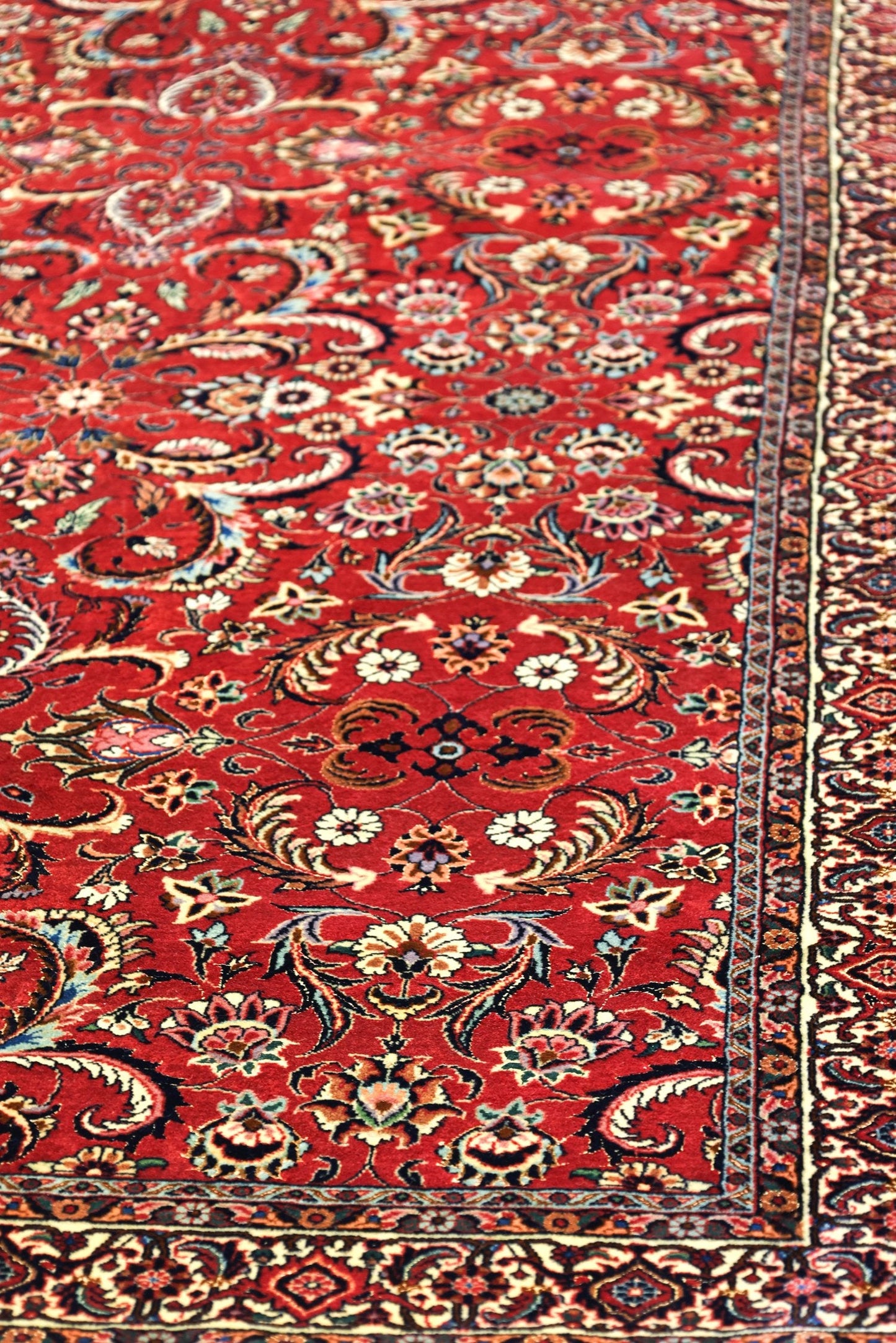Bijar Handwoven Traditional Rug, 82402