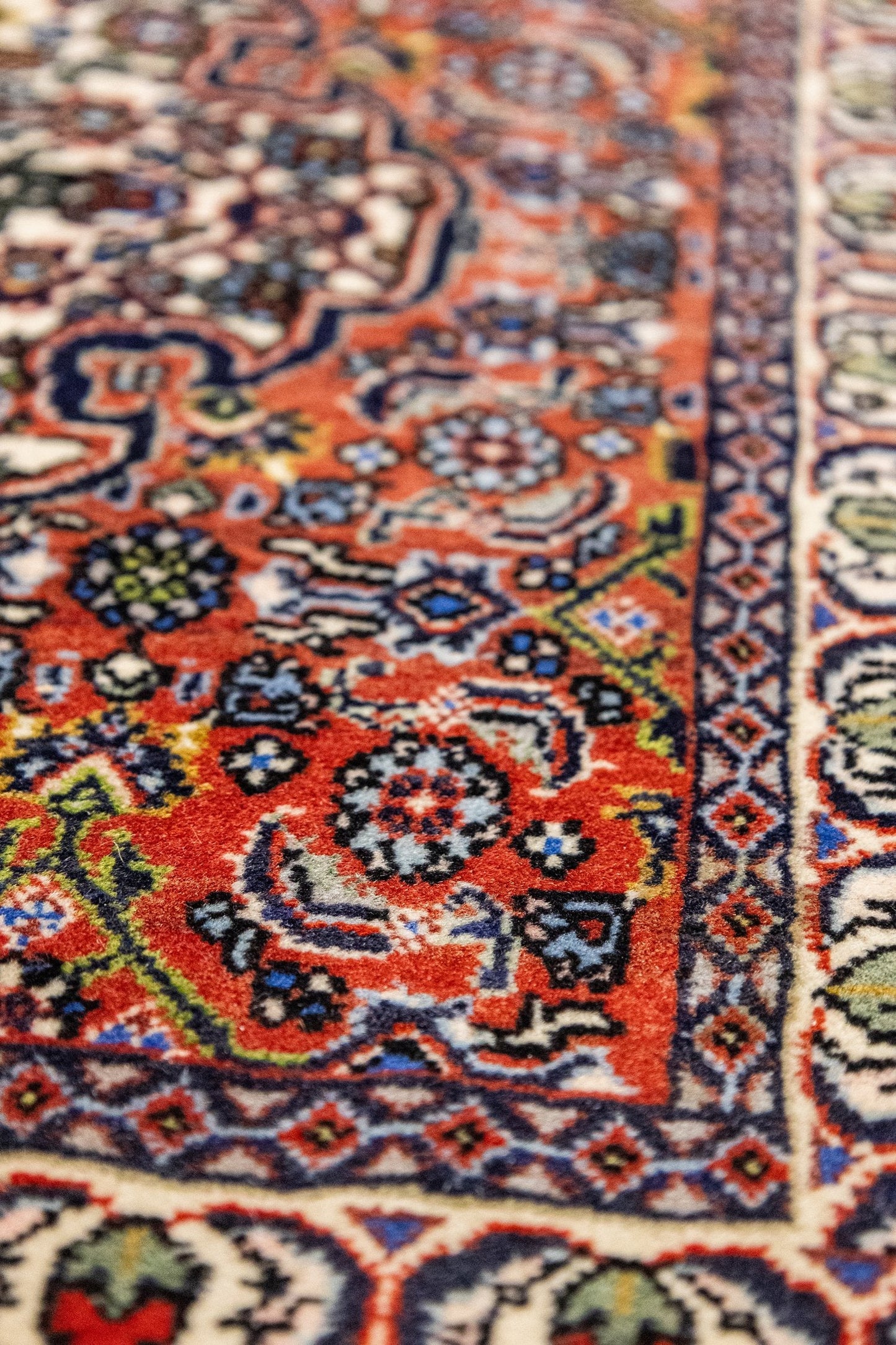 Bijar Handwoven Traditional Rug, J87344