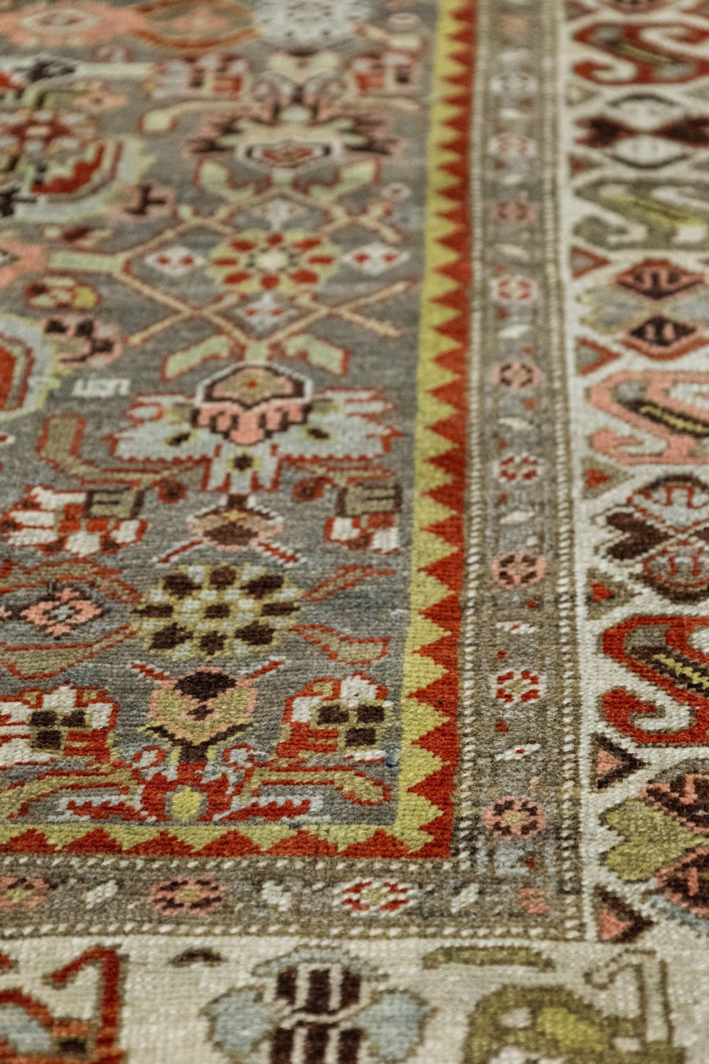 Vintage Bijar Handwoven Traditional Rug, J89151