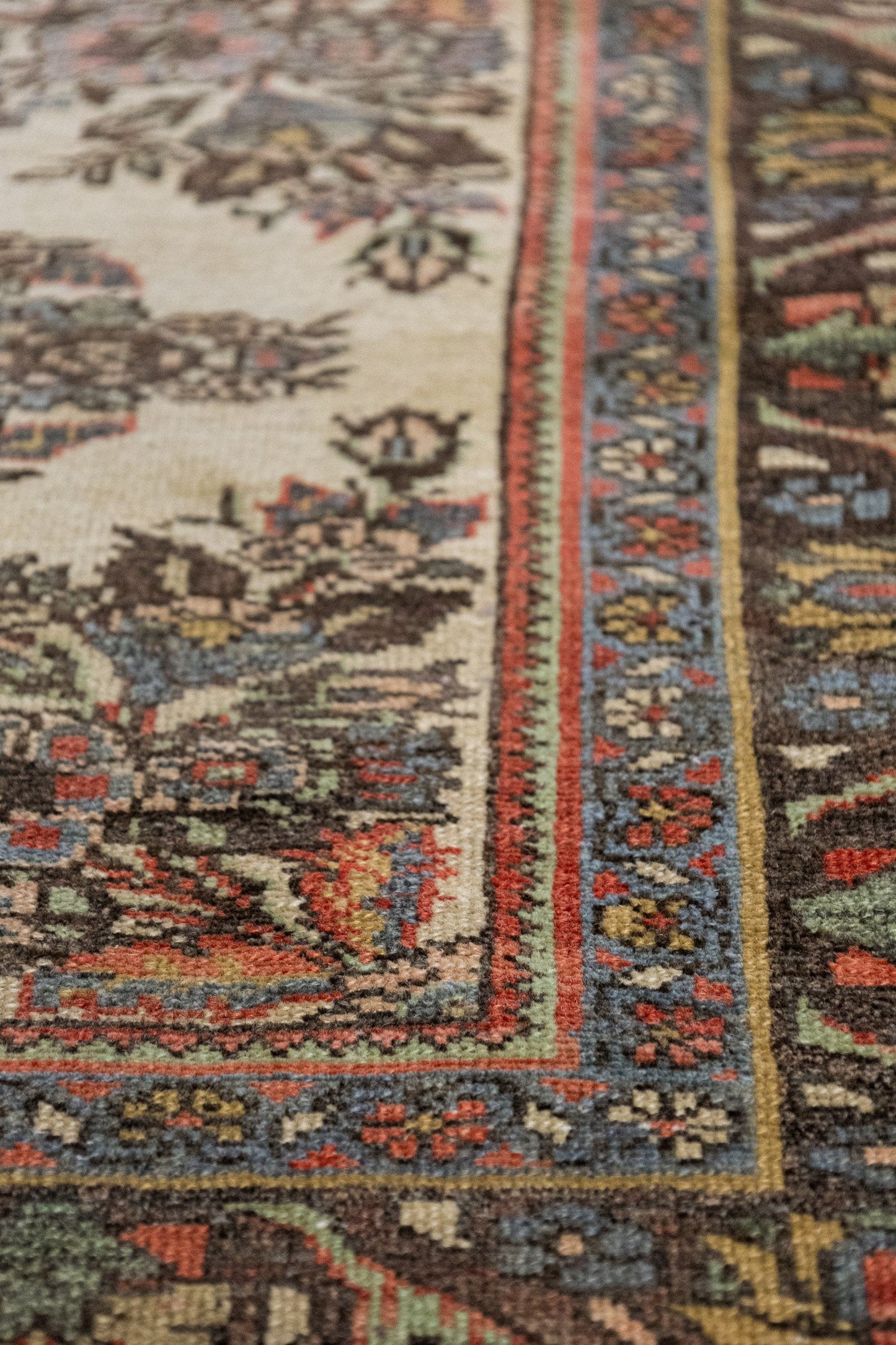 Vintage Dargazine Handwoven Traditional Rug, J89136