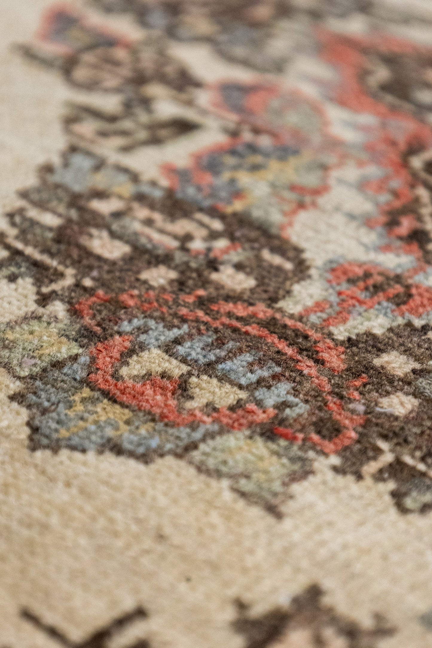 Vintage Dargazine Handwoven Traditional Rug, J89136