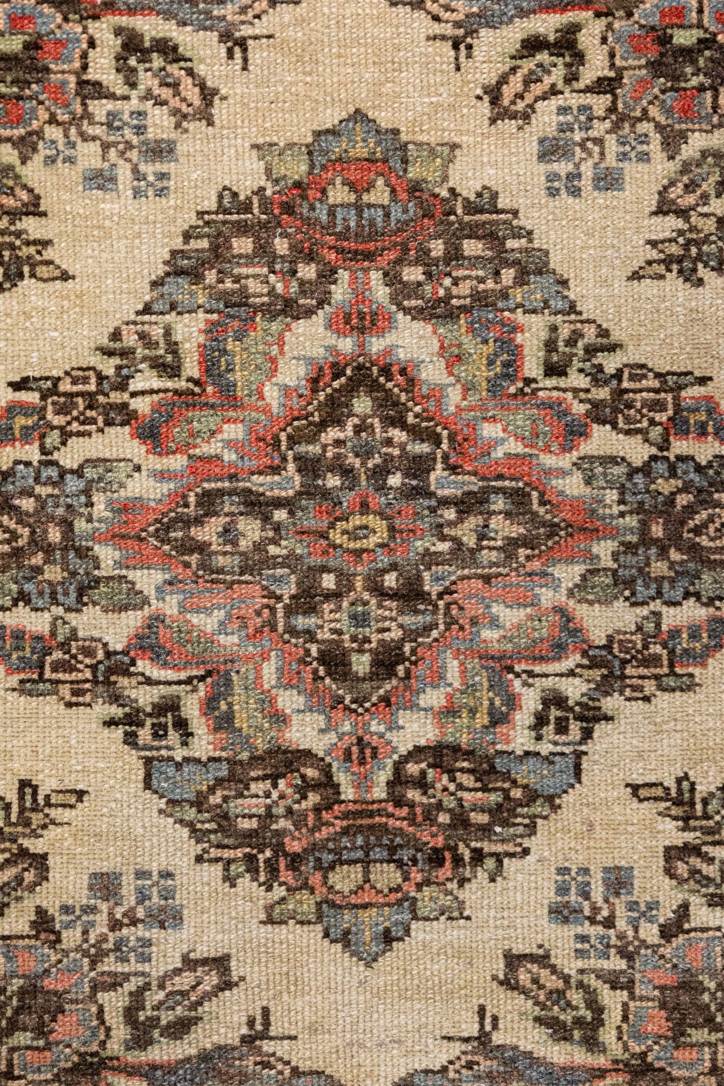 Vintage Dargazine Handwoven Traditional Rug, J89136
