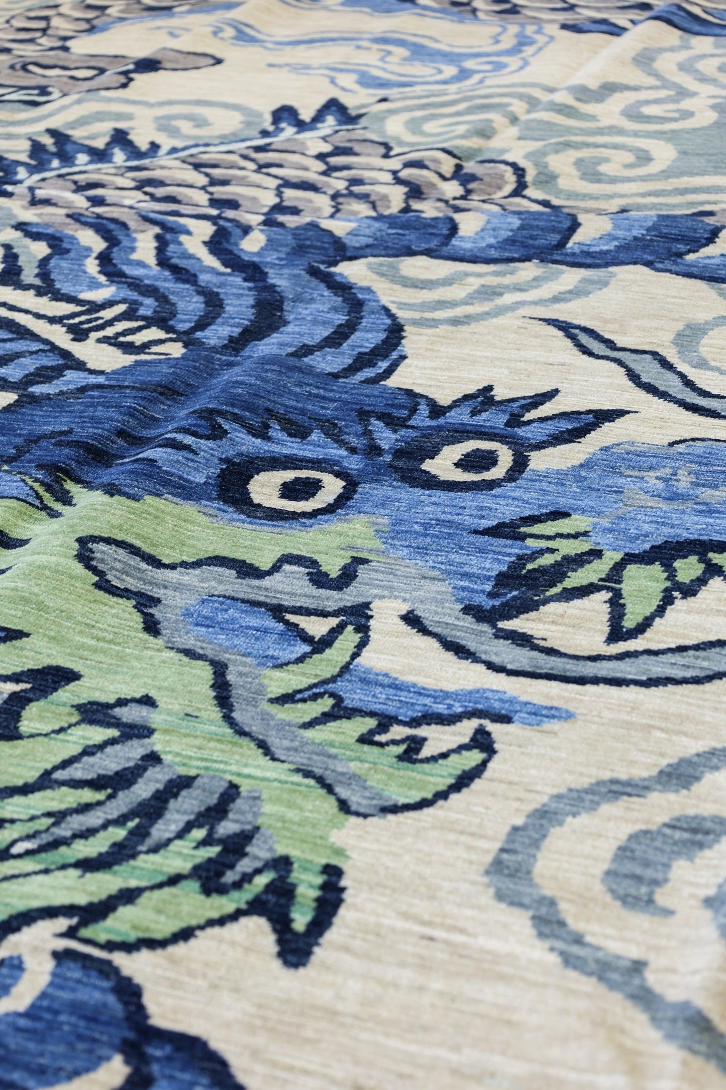 Dragon Handwoven Traditional Rug, J79962