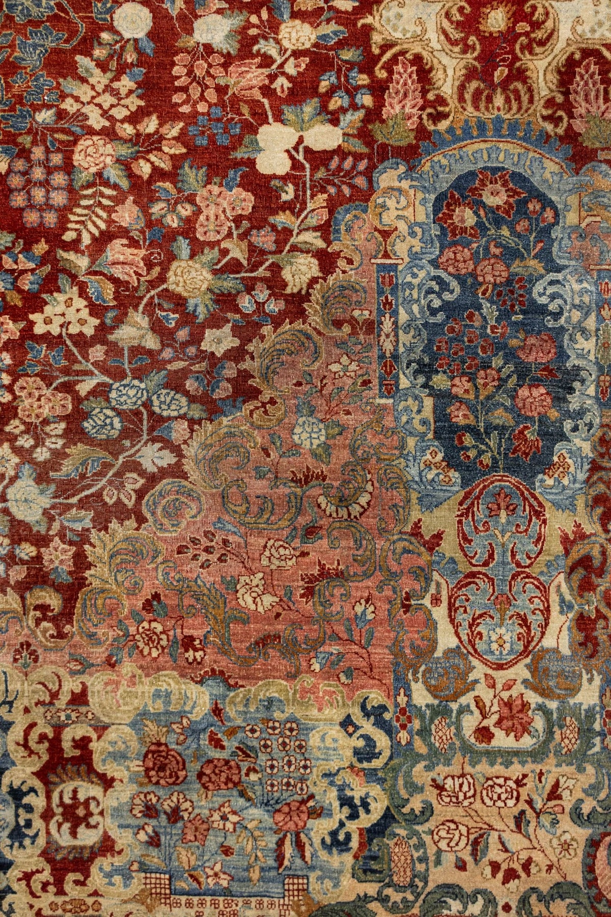Antique Euro Sarouk Handwoven Traditional Rug, J86310