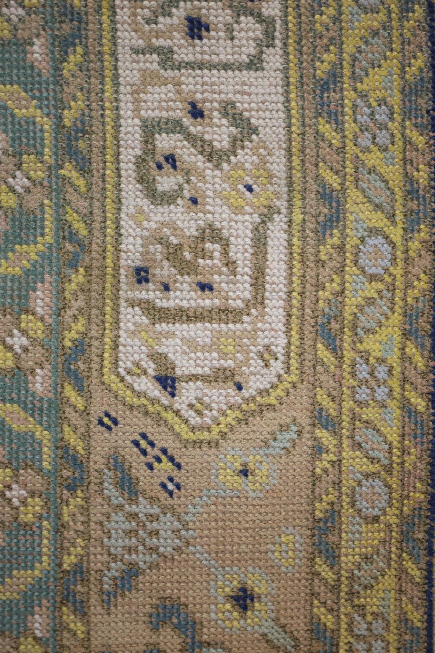 Vintage European Handwoven Traditional Rug, J68408