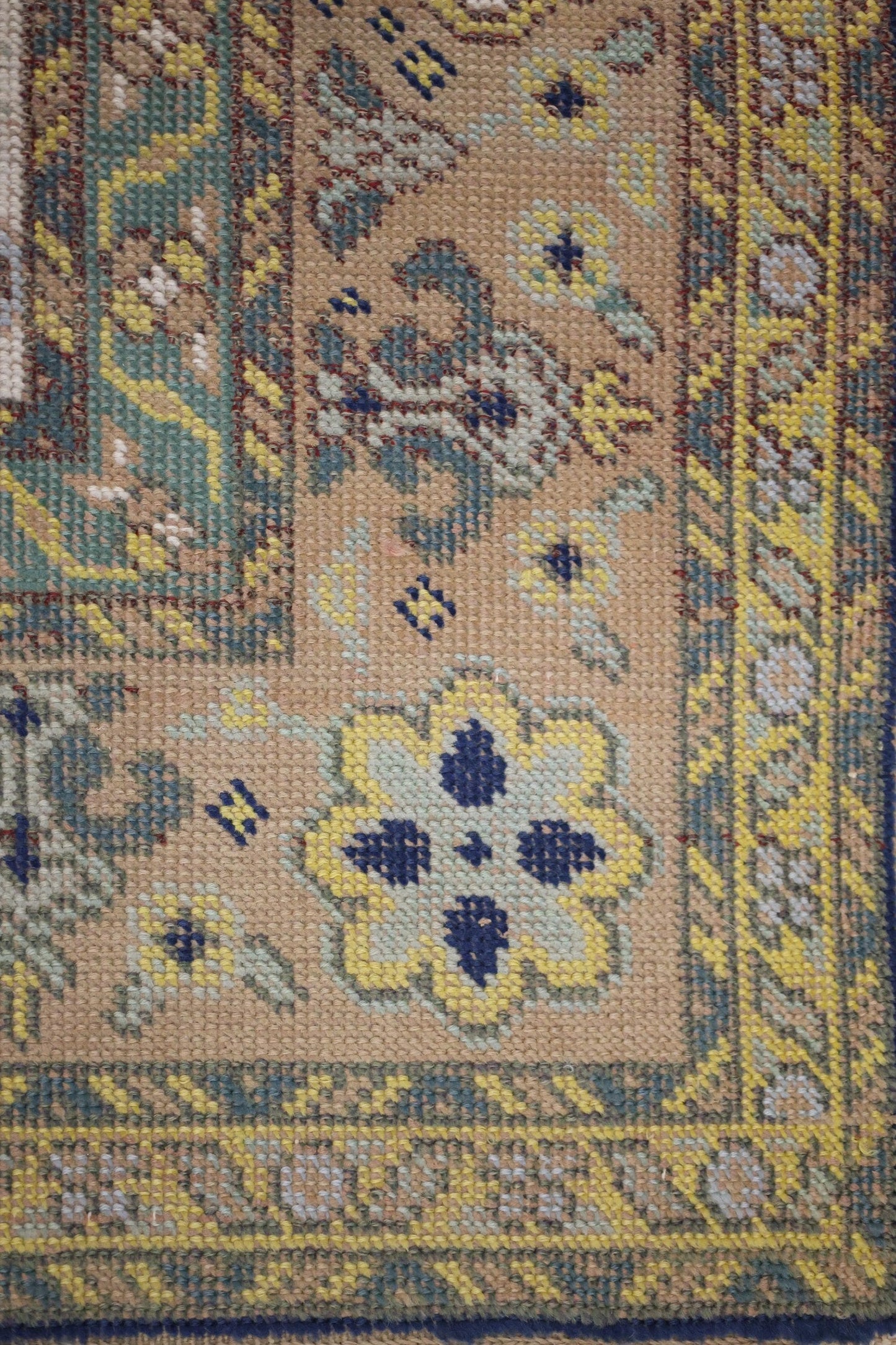 Vintage European Handwoven Traditional Rug, J68408