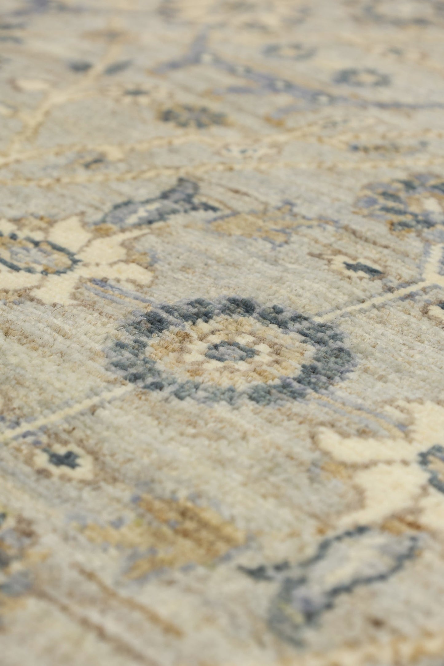 Farhan Handwoven Traditional Rug, J80661