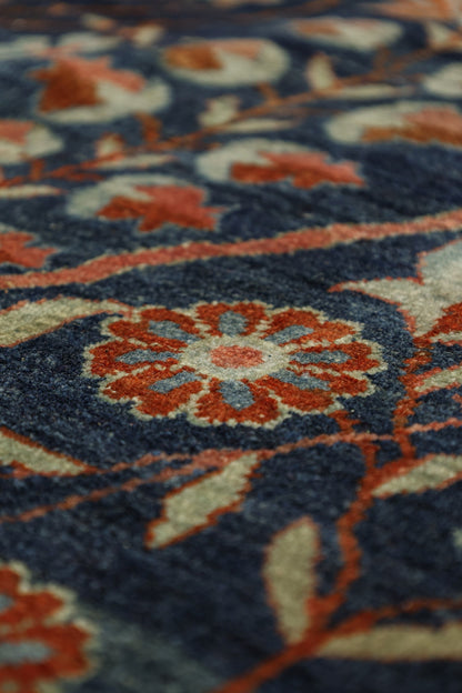 Antique Feraghan Sarouk Handwoven Traditional Rug, J81296
