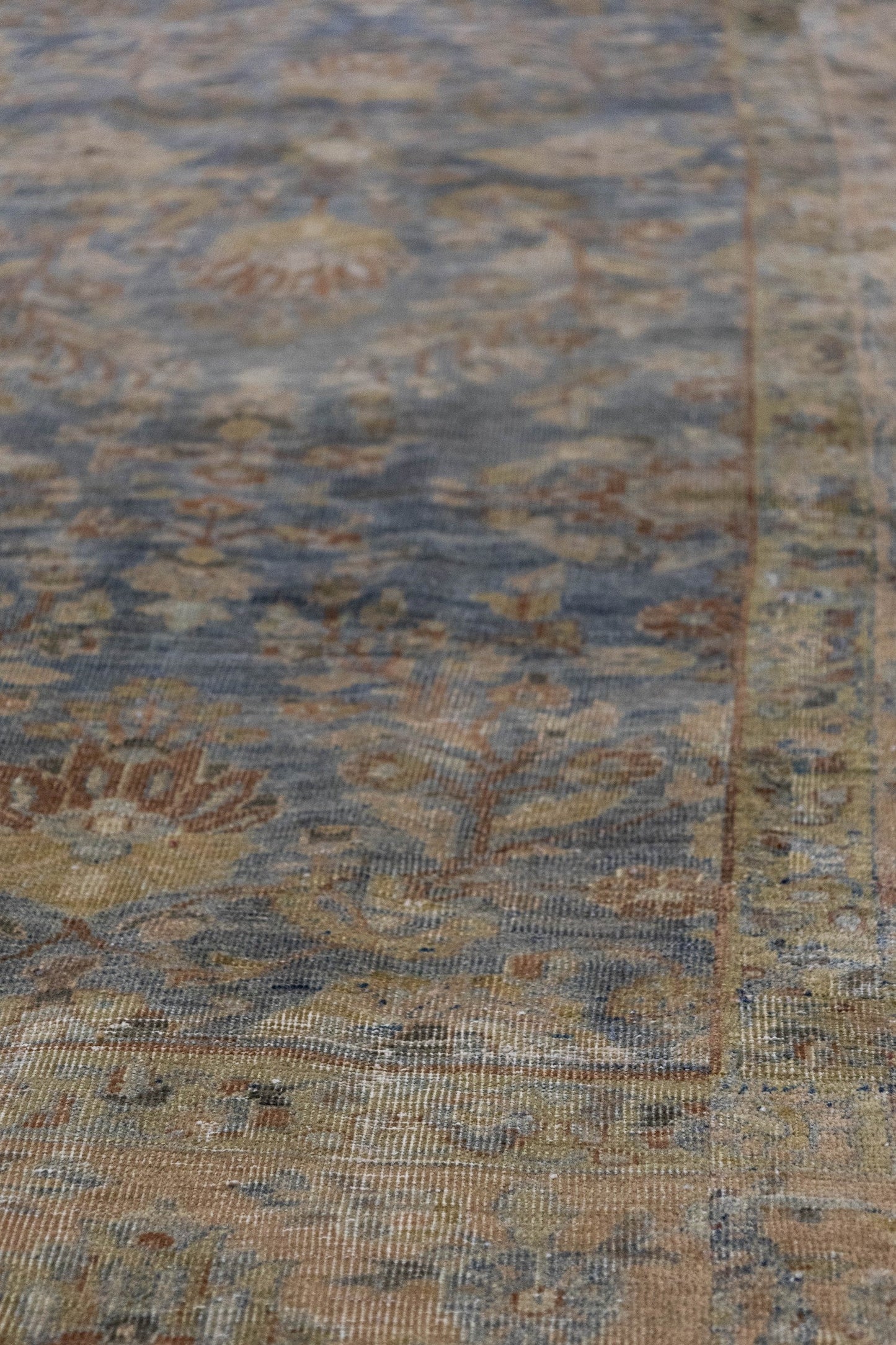 Vintage Ferahan Sarouk Handwoven Traditional Rug, J73988