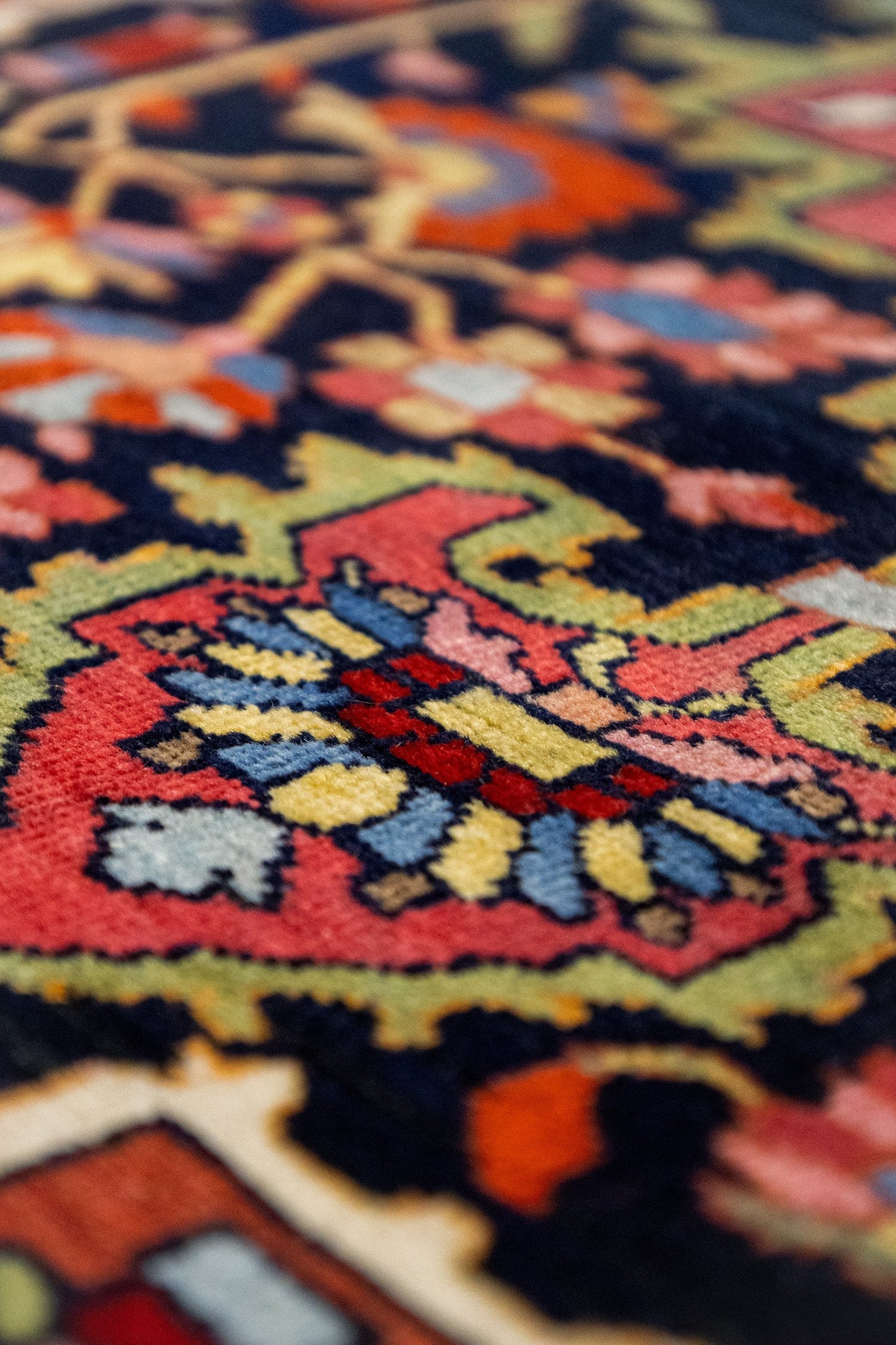 Antique Ferahan Sarouk Handwoven Traditional Rug, J87200