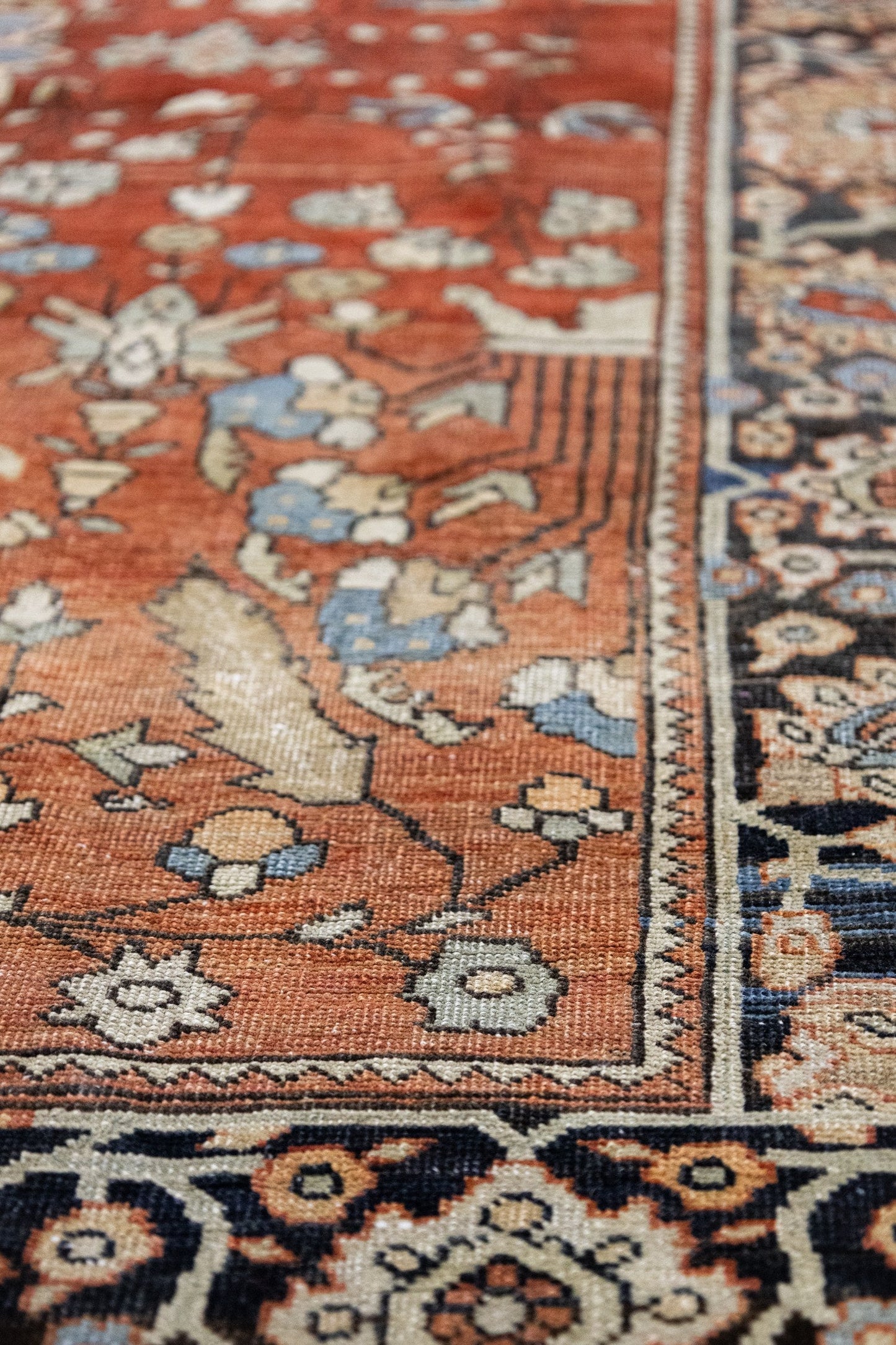 Antique Ferahan Sarouk Handwoven Traditional Rug, J89001