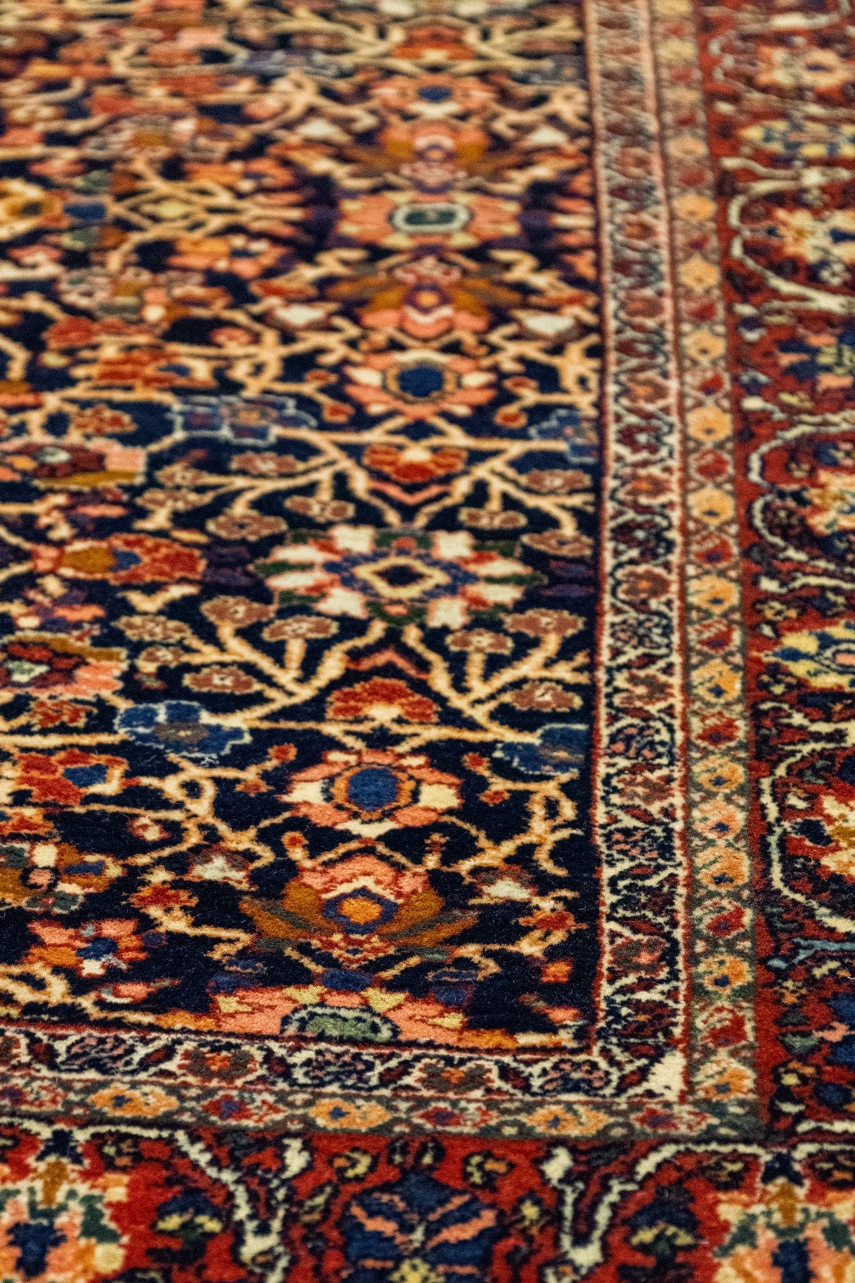Antique Ferahan SaroukTraditional Rug, J89634