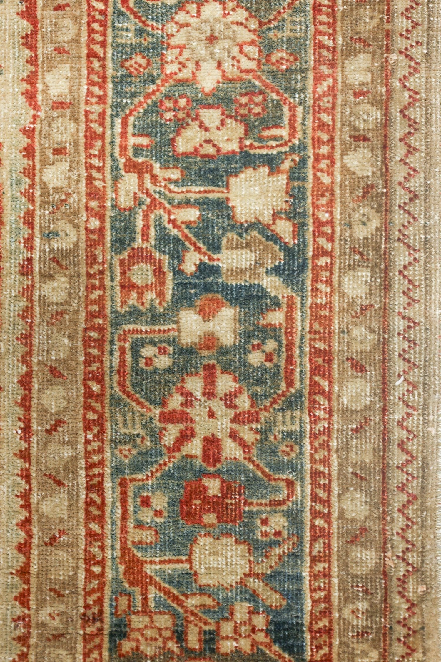 Vintage Ferahan Sarouk Handwoven Traditional Rug, J73262