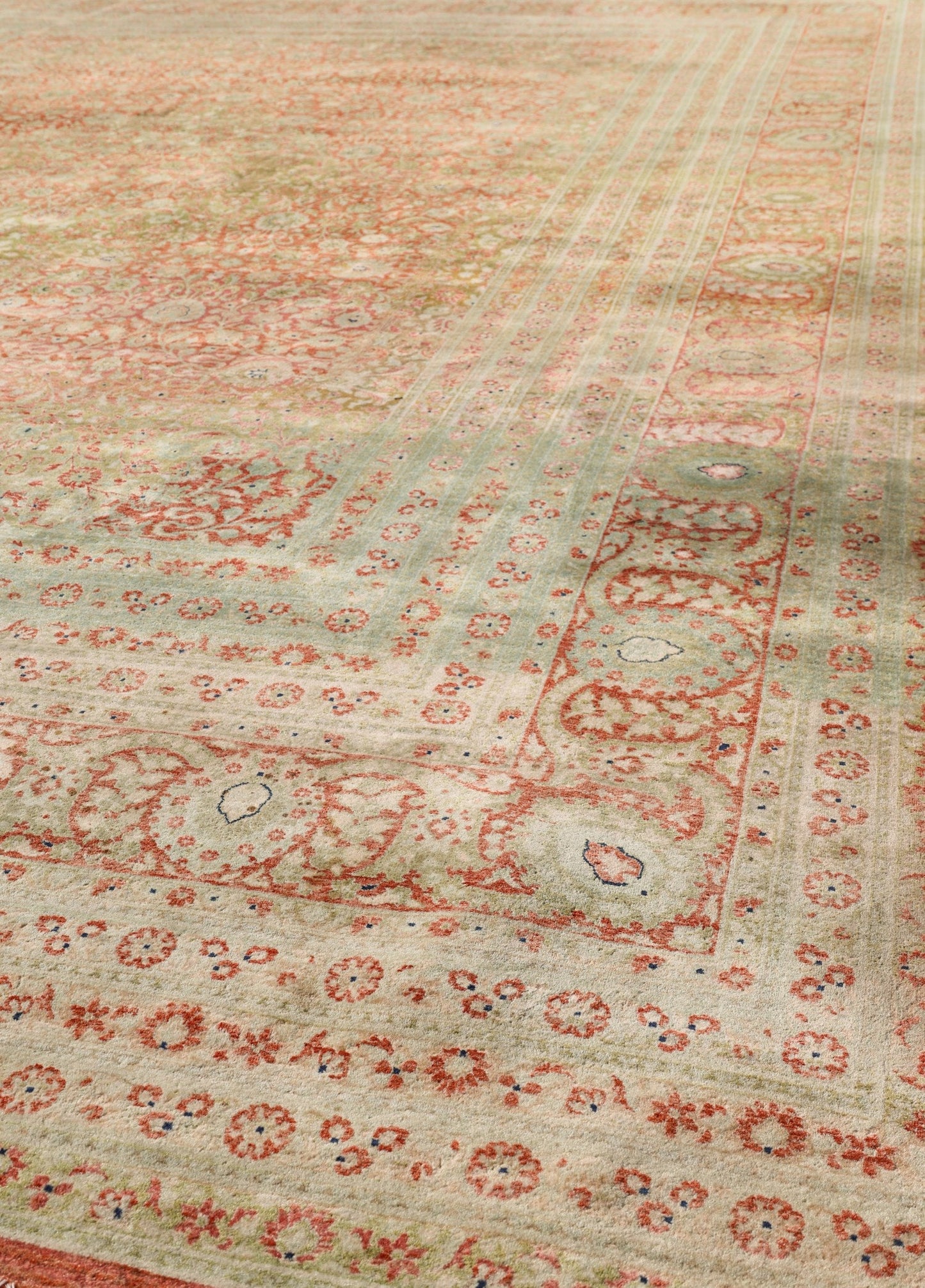 Haji Jalili Handwoven Traditional Rug, 80056