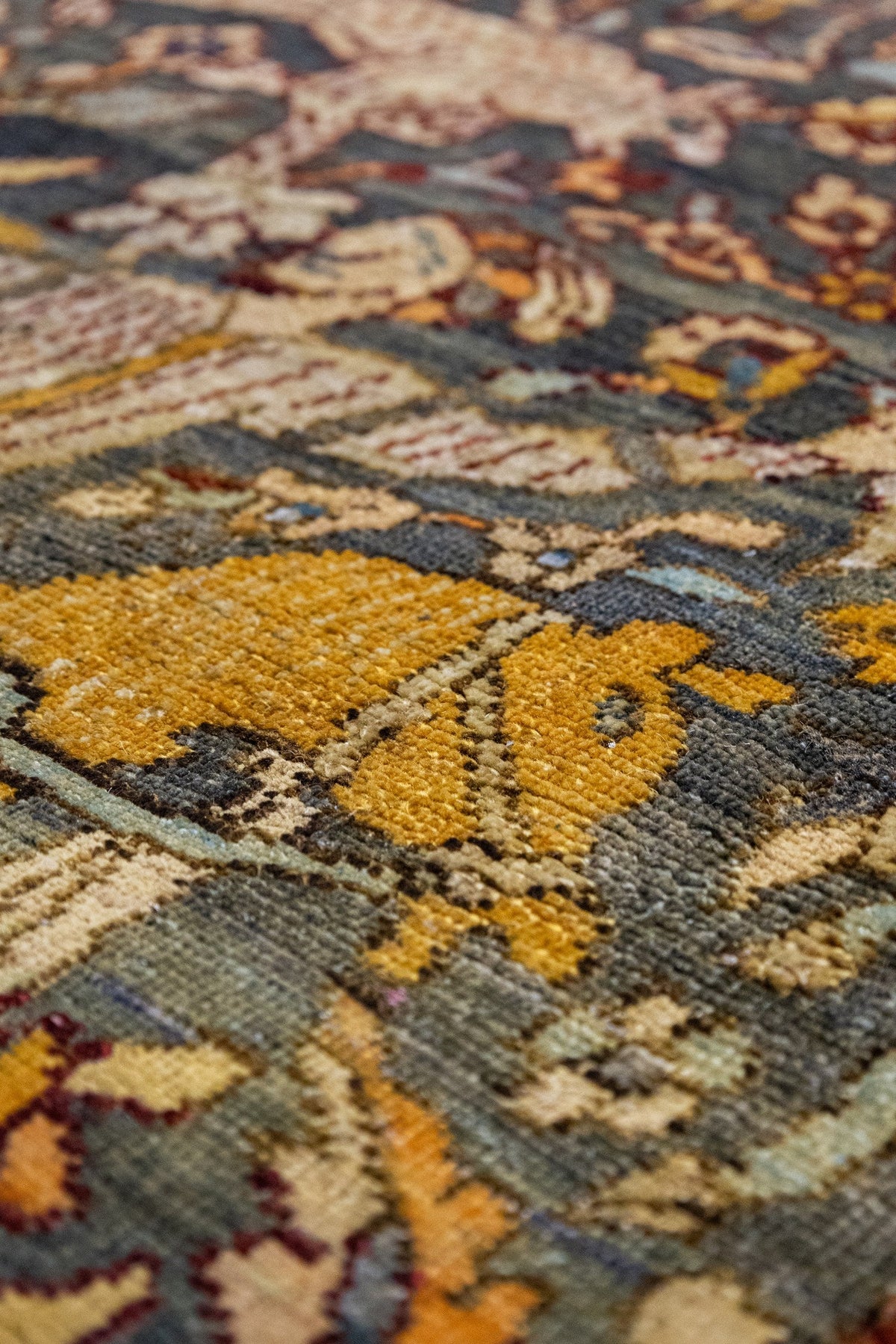 Hunting Agra Handwoven Traditional Rug, J88456