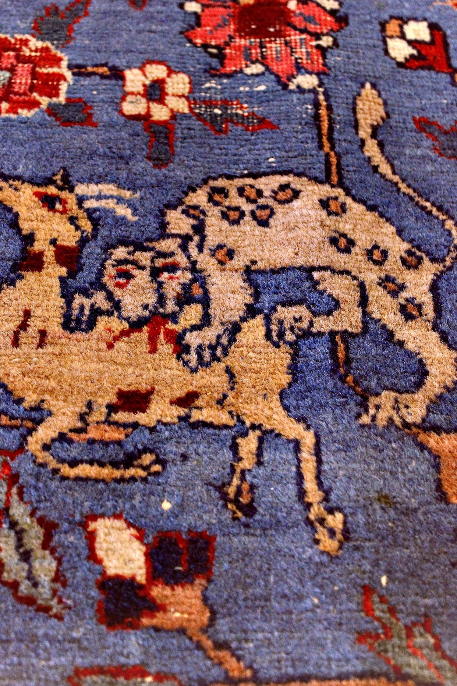 Antique Hunting Tabriz Handwoven Traditional Rug, J67528
