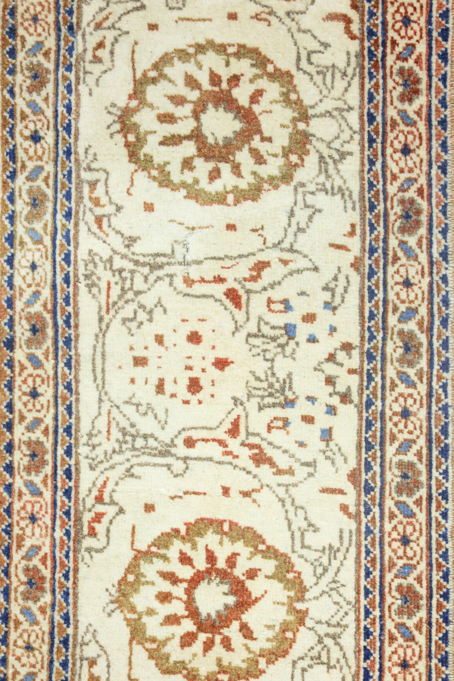 Vintage Kashan Handwoven Traditional Rug, J73301