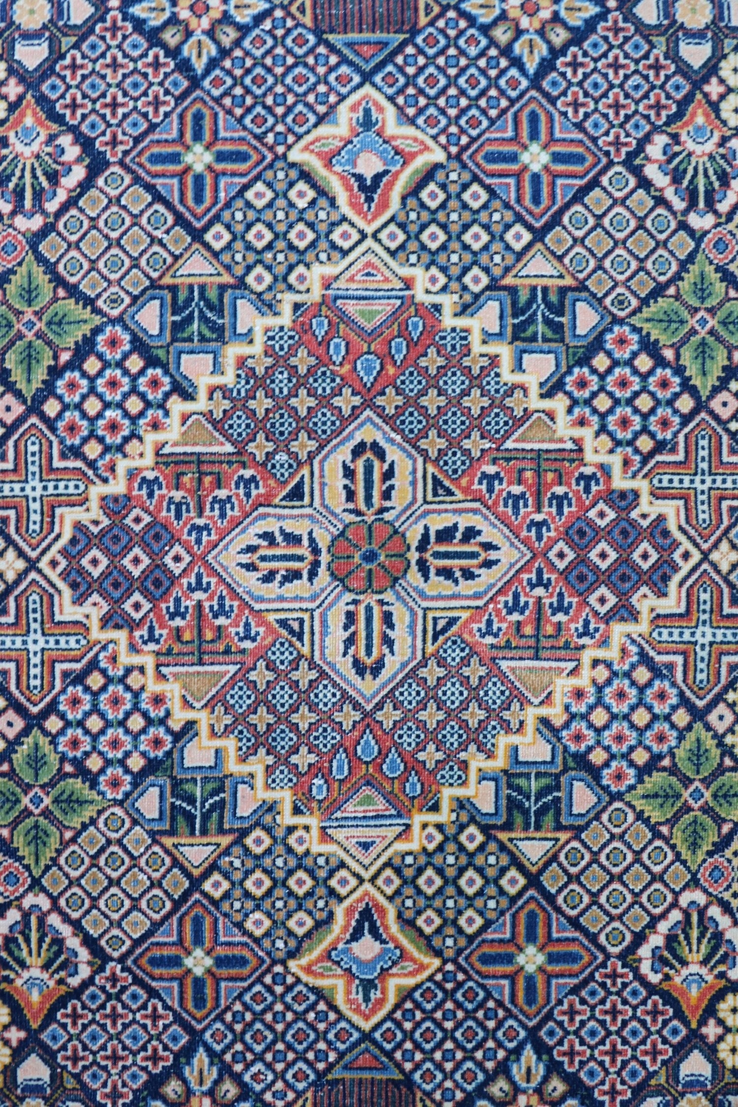 Vintage Kashan Handwoven Traditional Rug, J67376
